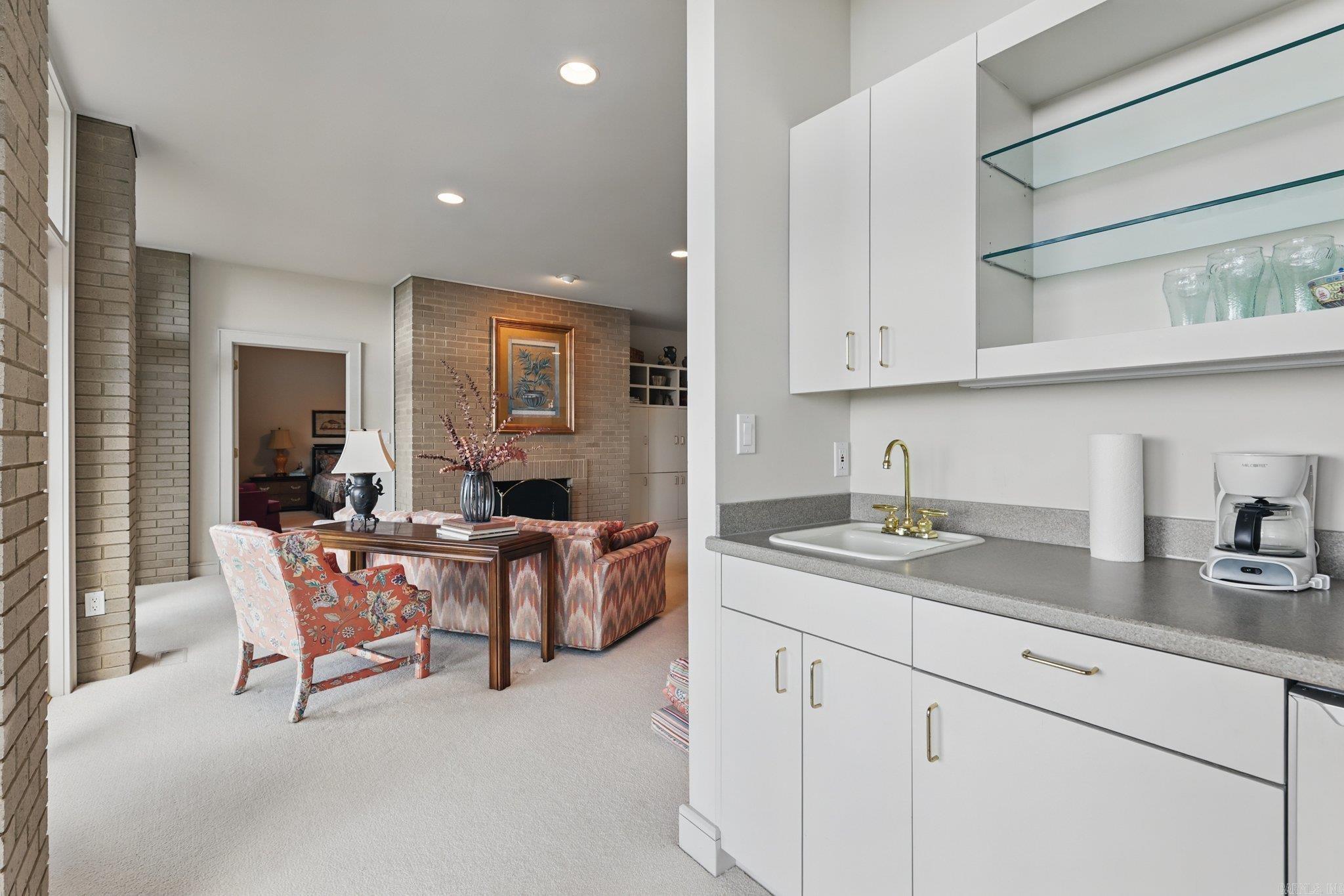 RIVERVIEW POINT - Residential