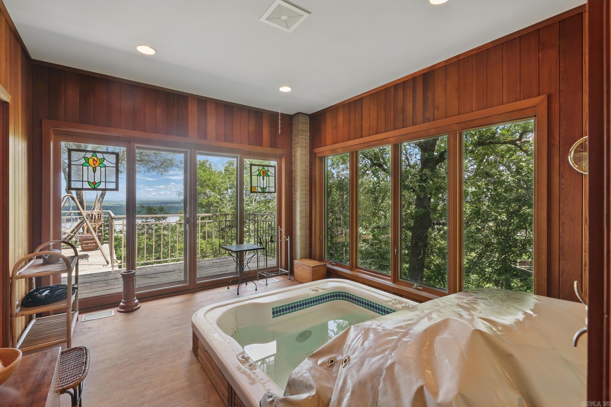 RIVERVIEW POINT - Residential