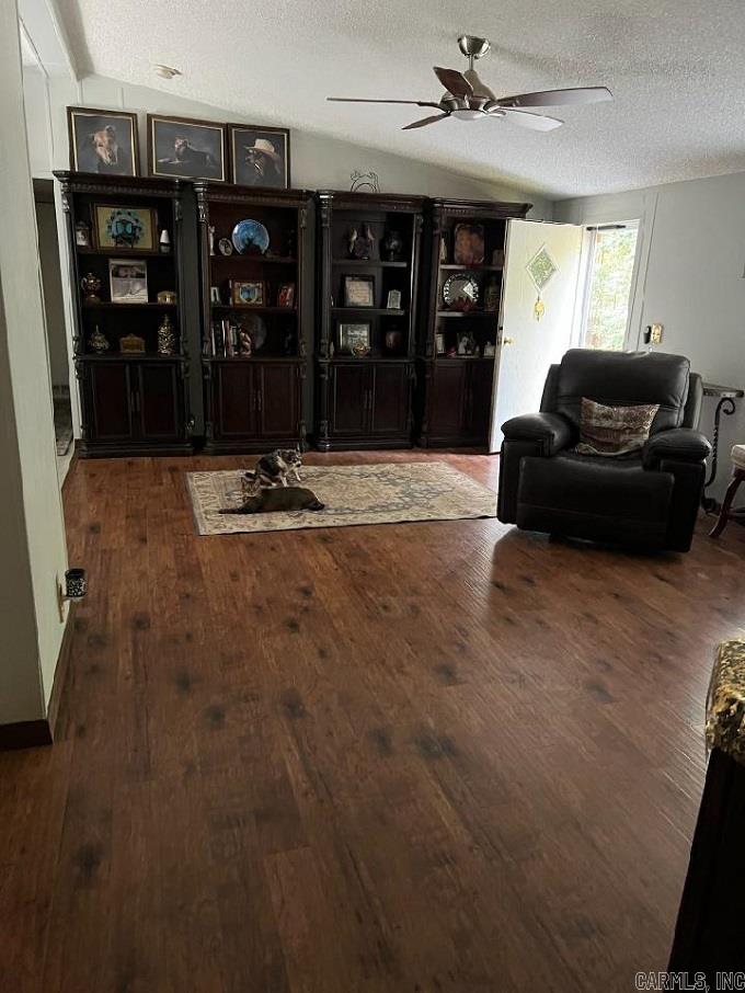 GREEN TREE FARMS - Residential