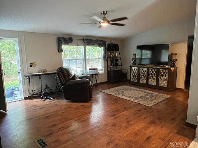 GREEN TREE FARMS - Residential