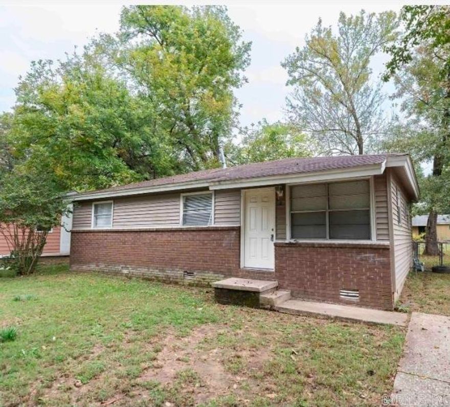 100% Financing available, Zero Down Payment! Completely undated, fenced back yard, Excellent starter home or investment property, call or text for more details and to schedule a private showing!  INVESTORS: Possible Bundle sale with 5 Neal Place, ask for details!