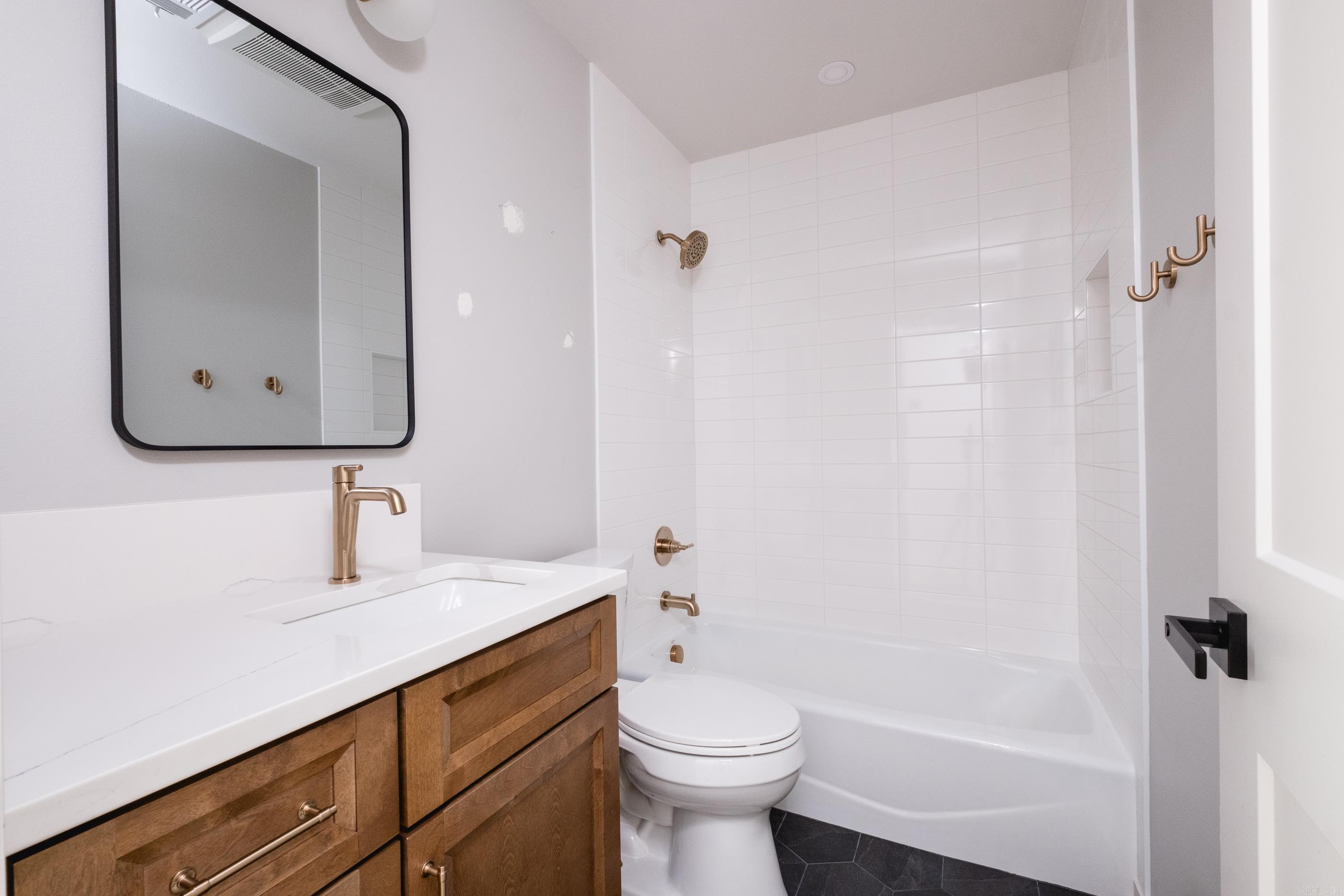 KINGWOOD PLACE - Residential