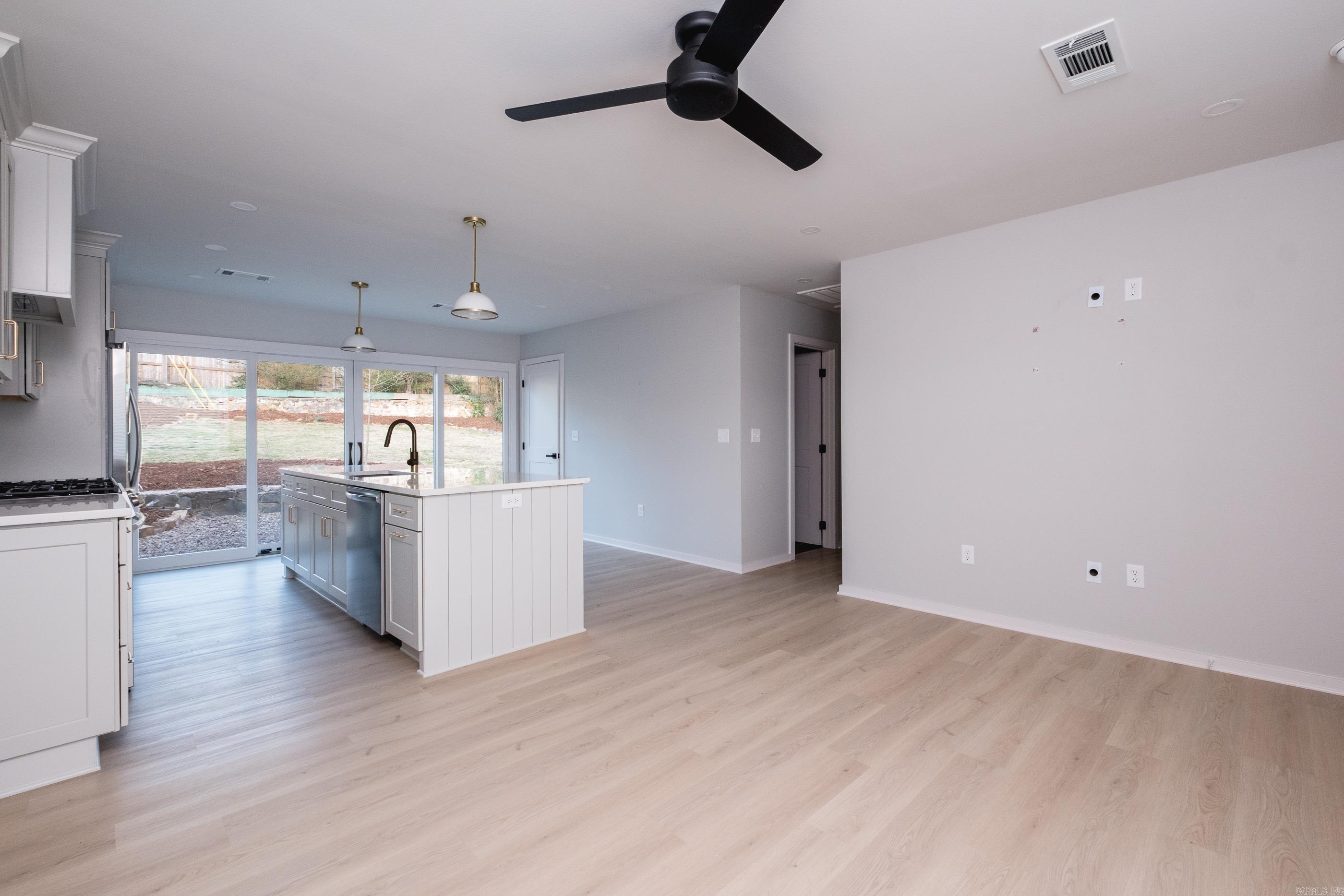 KINGWOOD PLACE - Residential