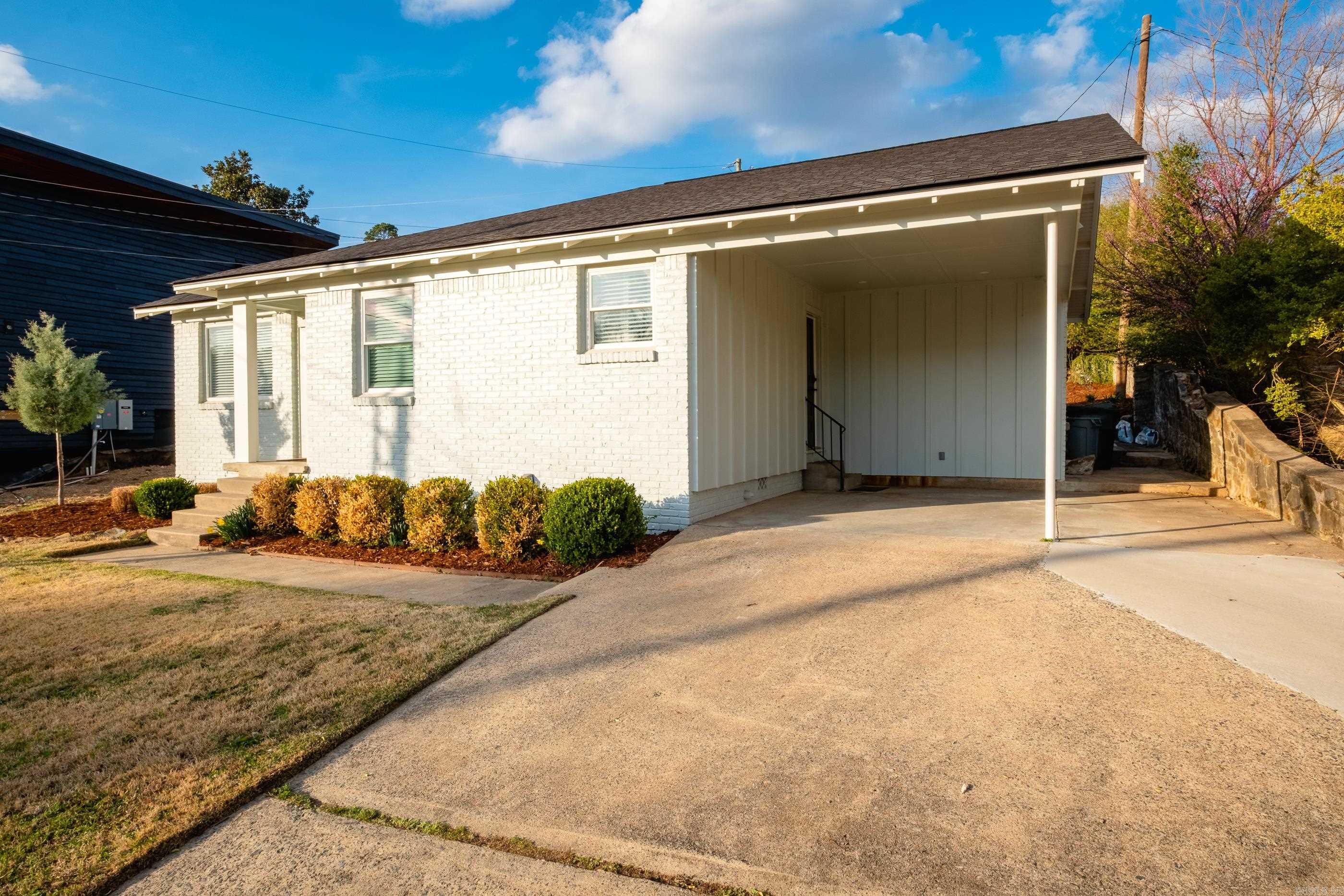 KINGWOOD PLACE - Residential