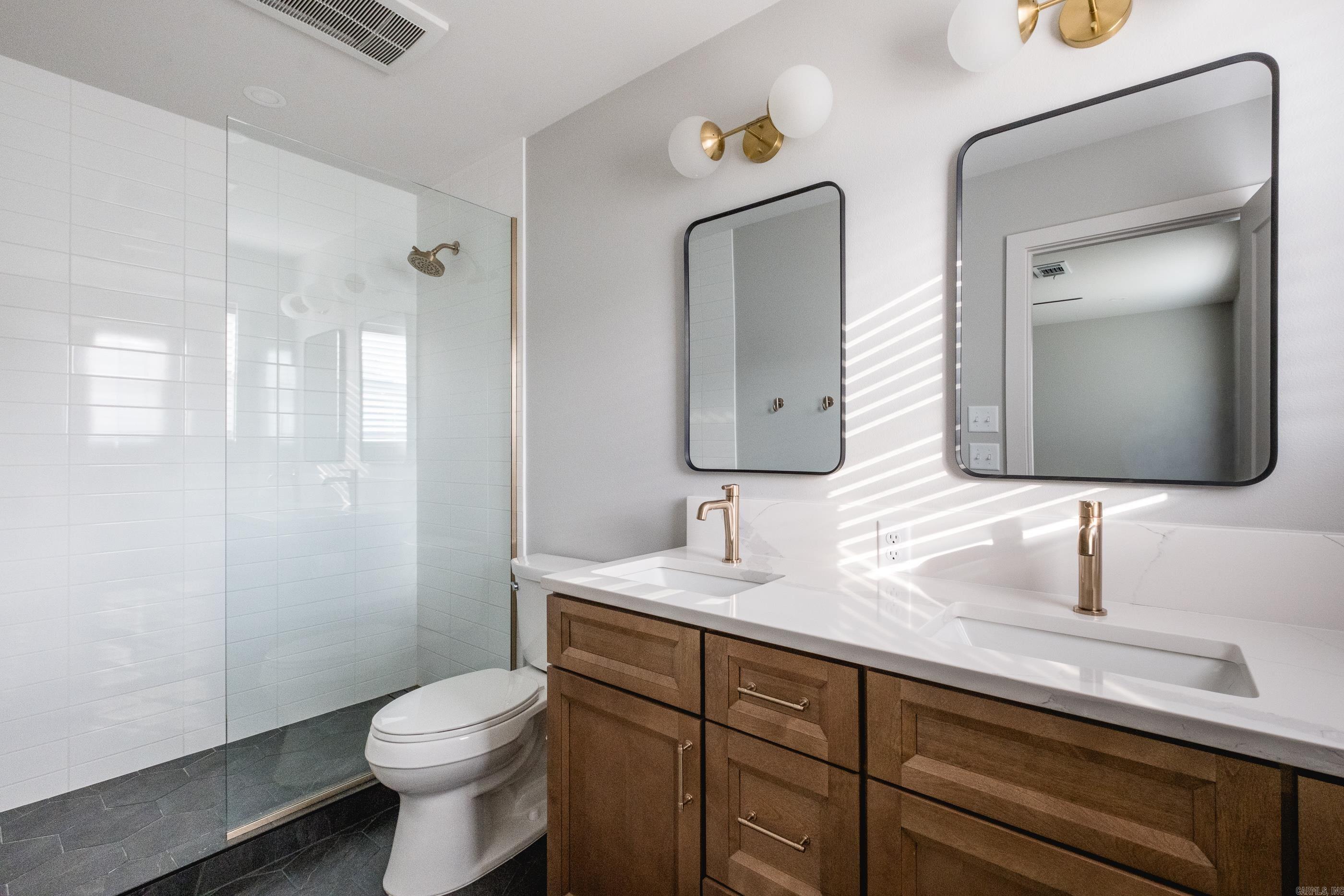 KINGWOOD PLACE - Residential