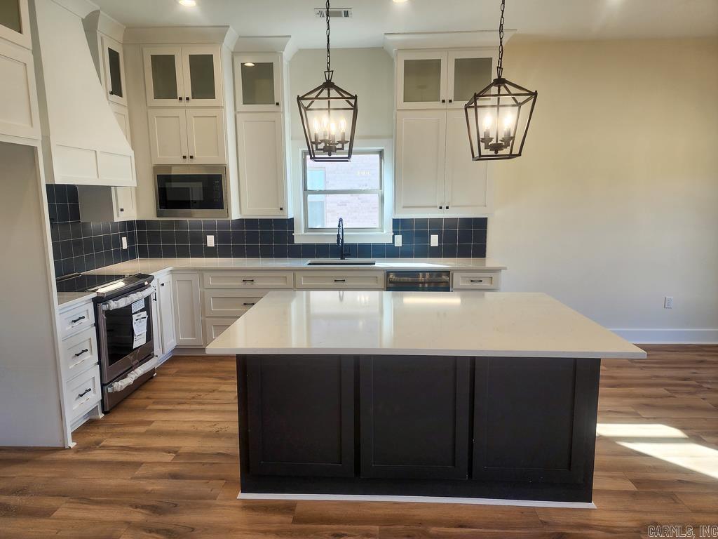 EAST MEADOW - Residential