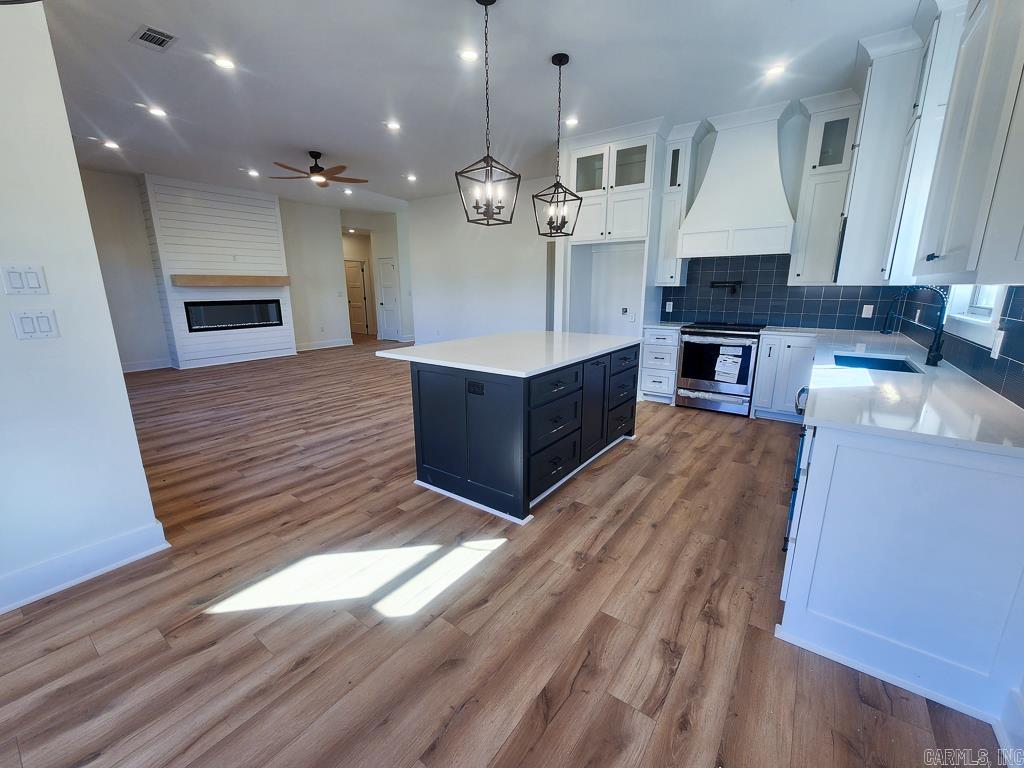 EAST MEADOW - Residential