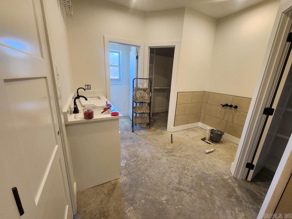 EAST MEADOW - Residential