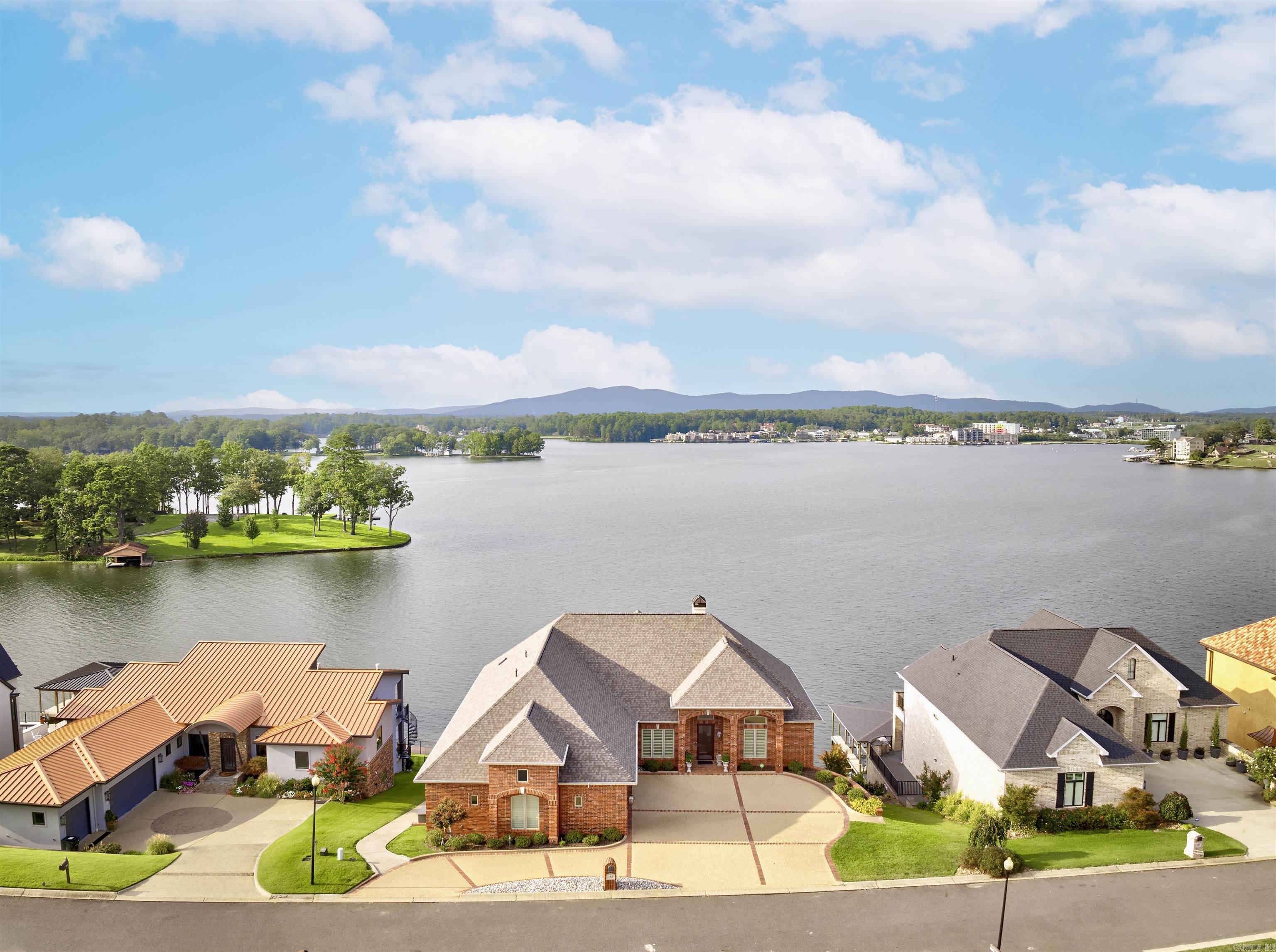 Point on Wilson Point - Residential