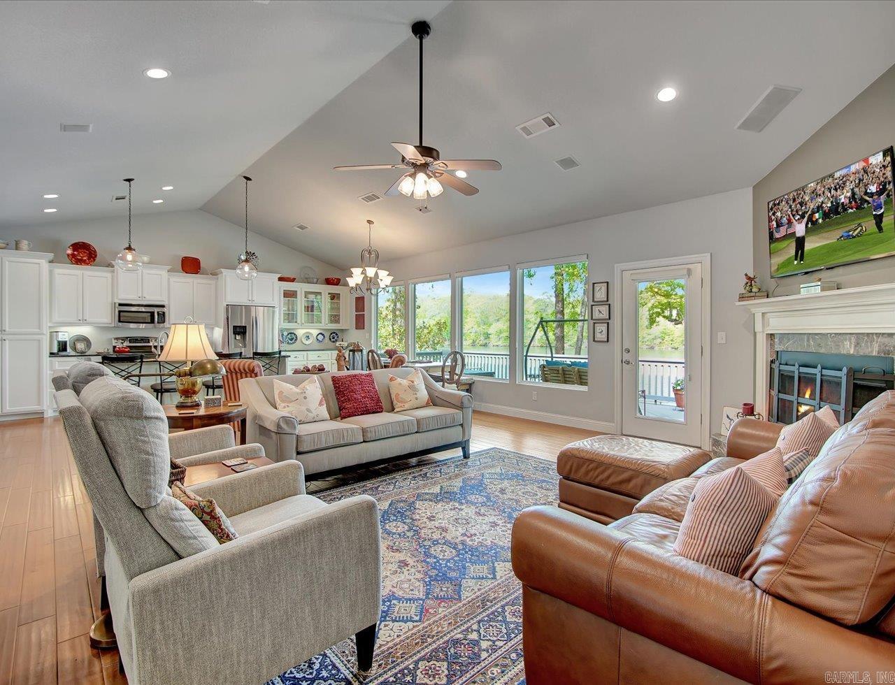 DIAMONDHEAD N - Residential