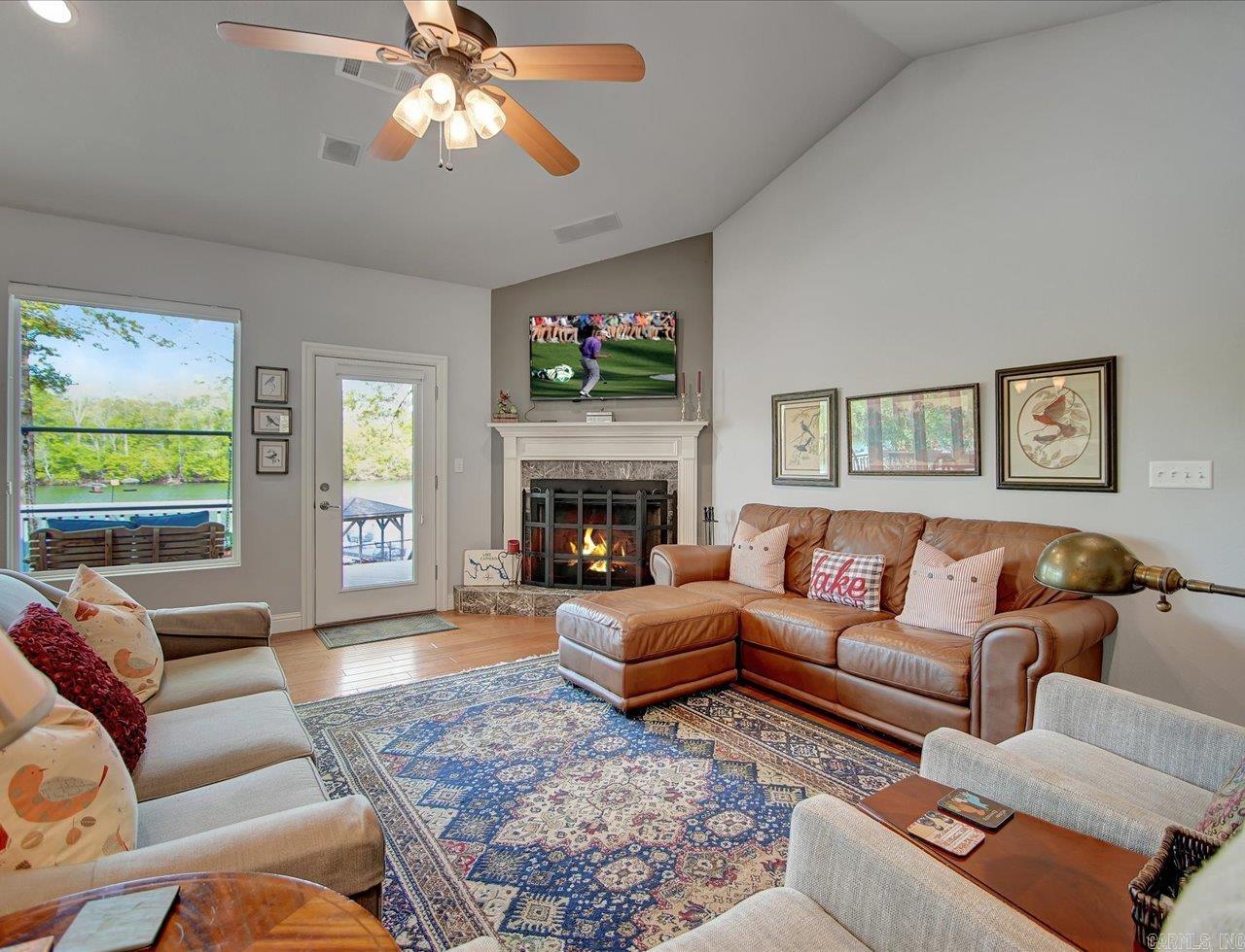 DIAMONDHEAD N - Residential