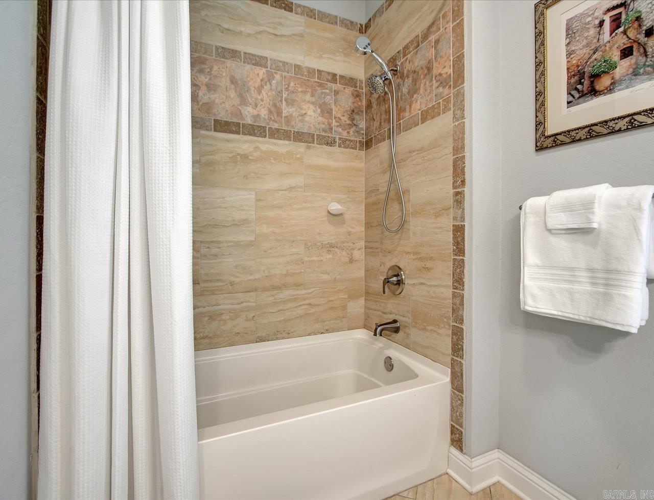 DIAMONDHEAD N - Residential