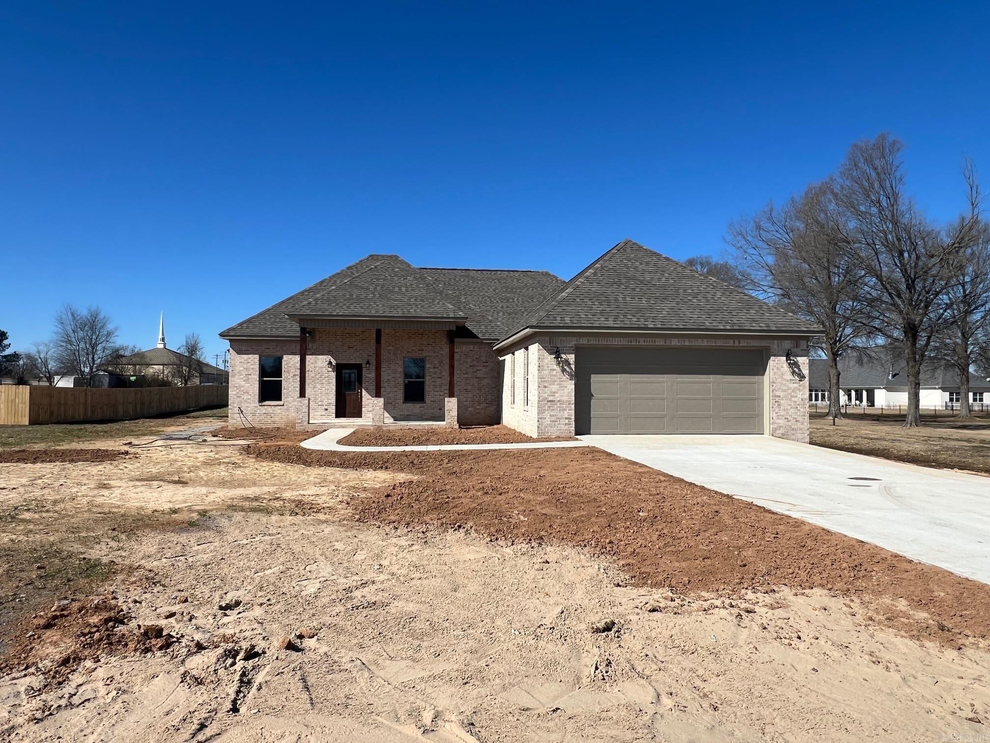 COUNTRY MEADOWS - Residential