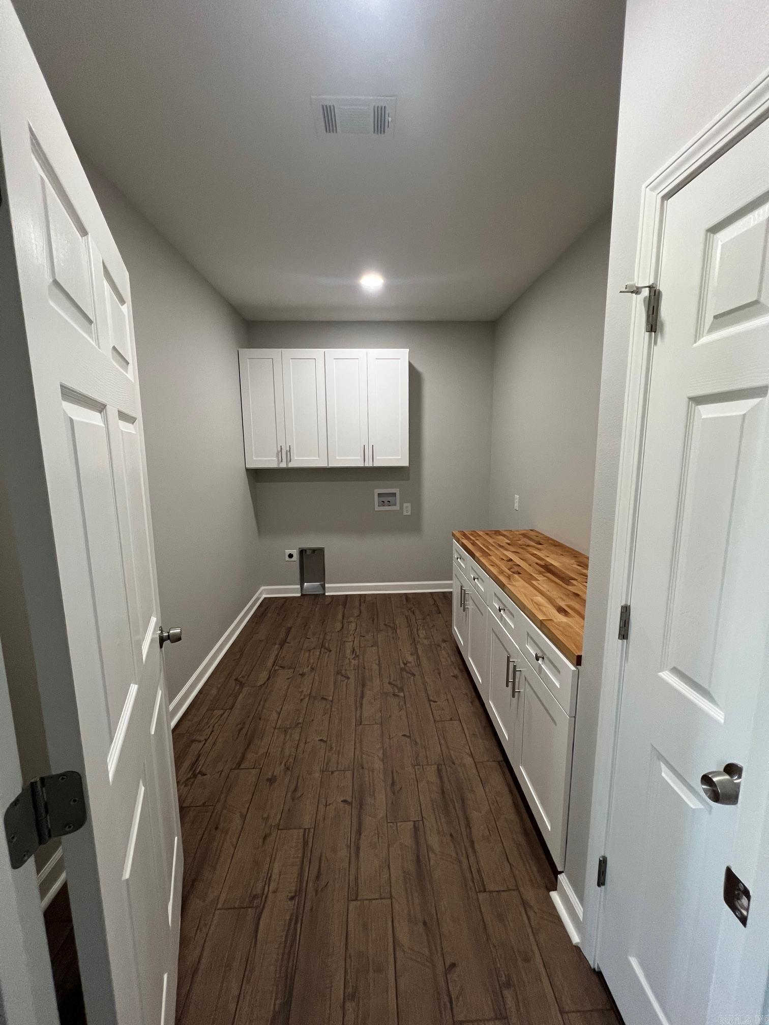 COUNTRY MEADOWS - Residential