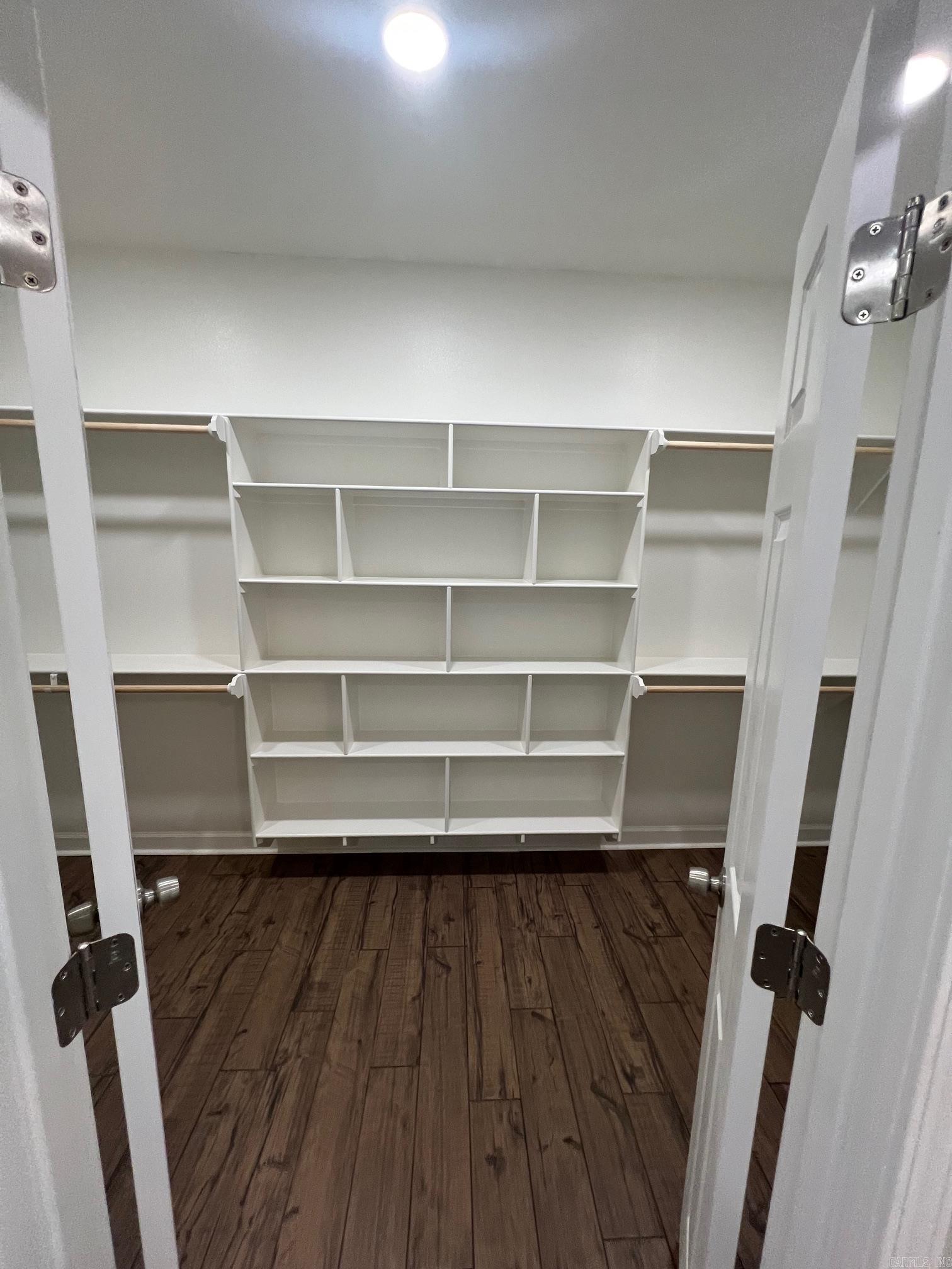 COUNTRY MEADOWS - Residential