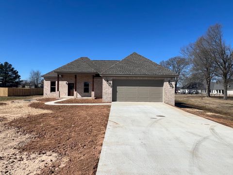 Photo of 19 Country Meadows, Vilonia, AR 72173 (MLS # 26006961)