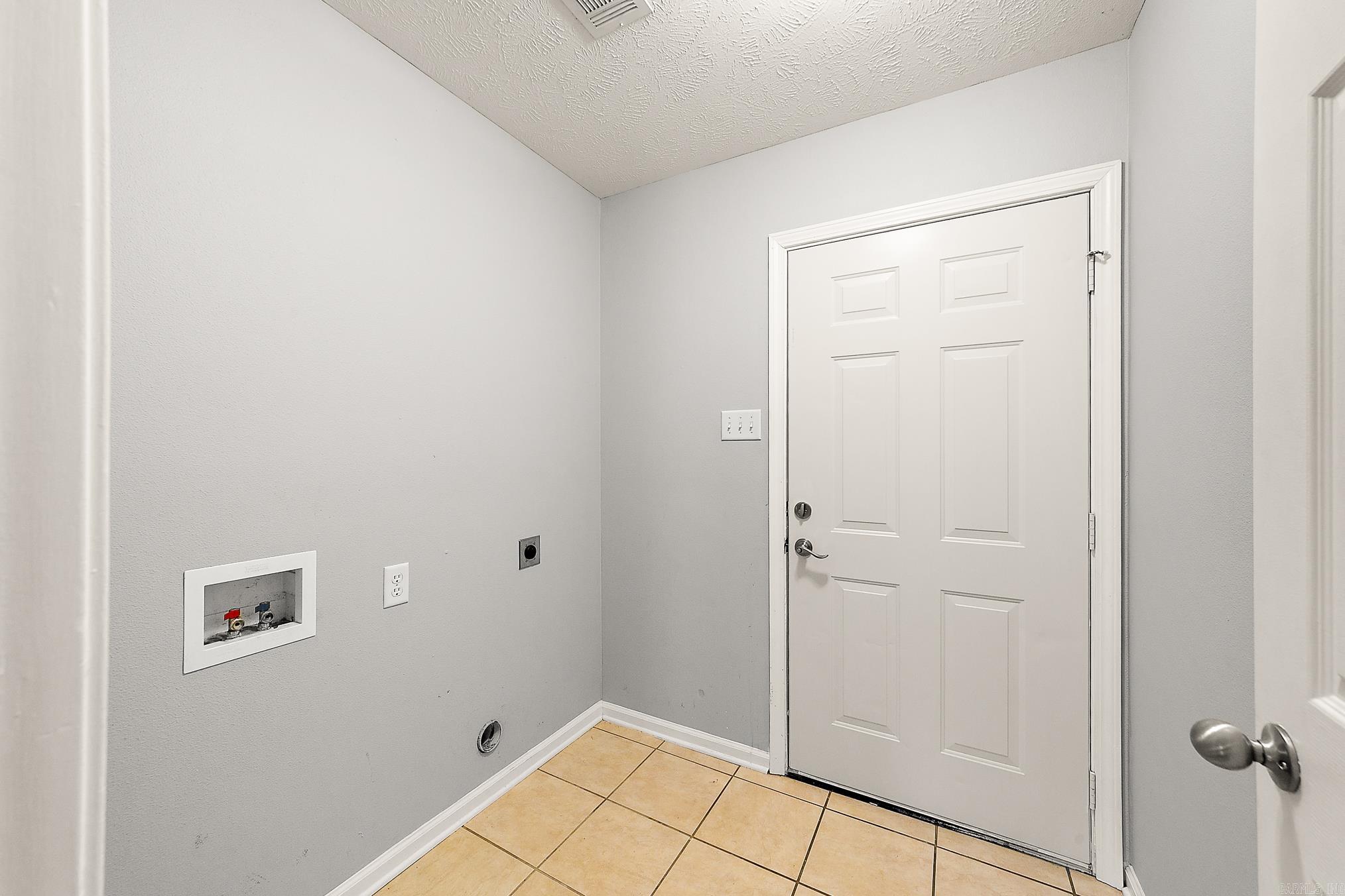 CARRIAGE COURT L - Residential