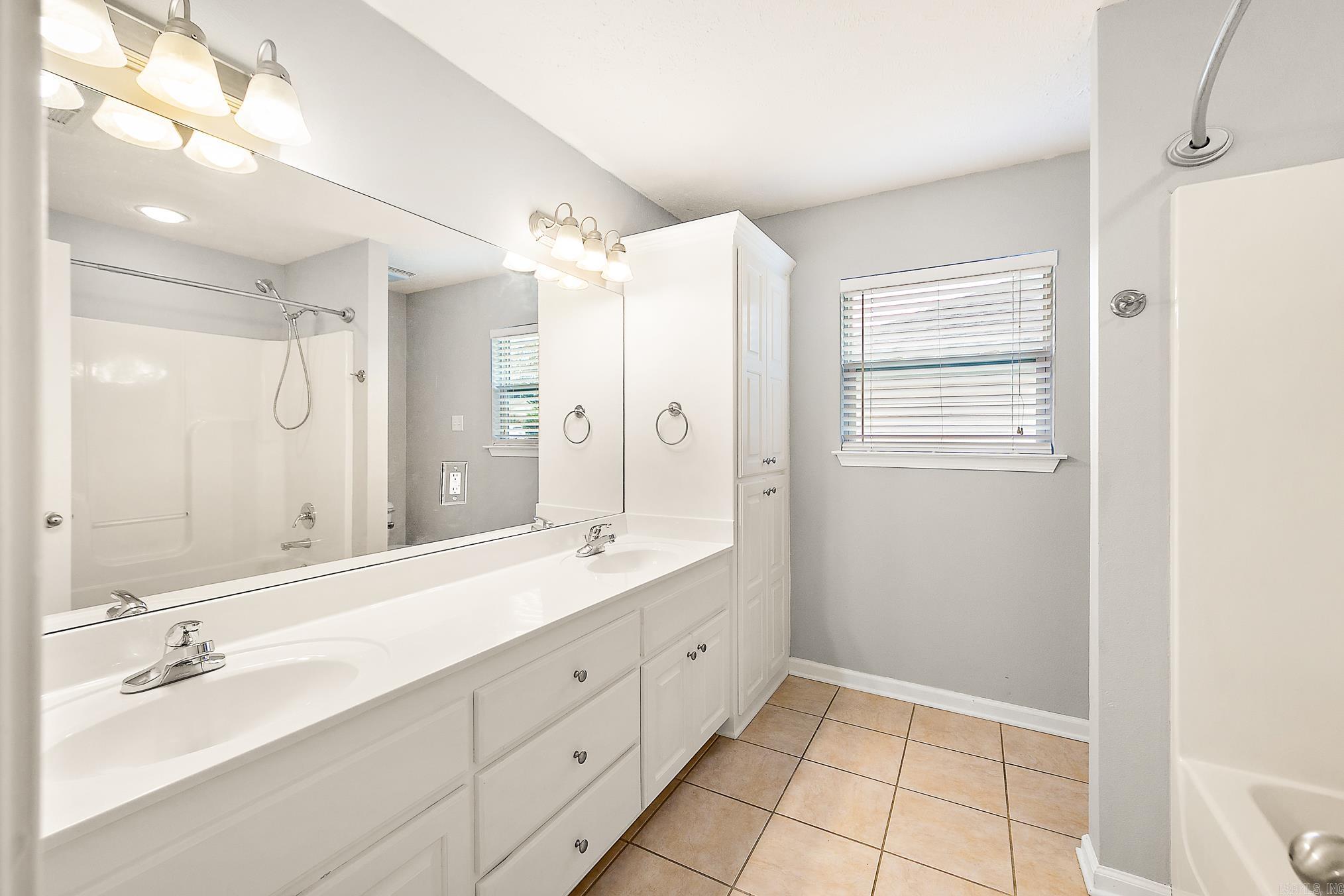 CARRIAGE COURT L - Residential