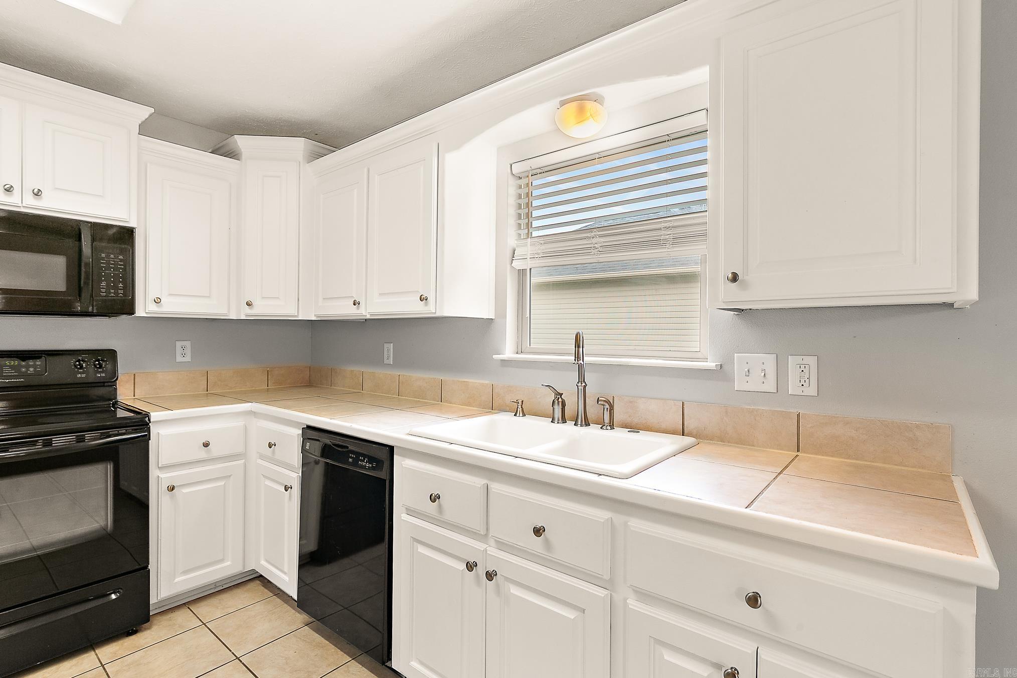 CARRIAGE COURT L - Residential