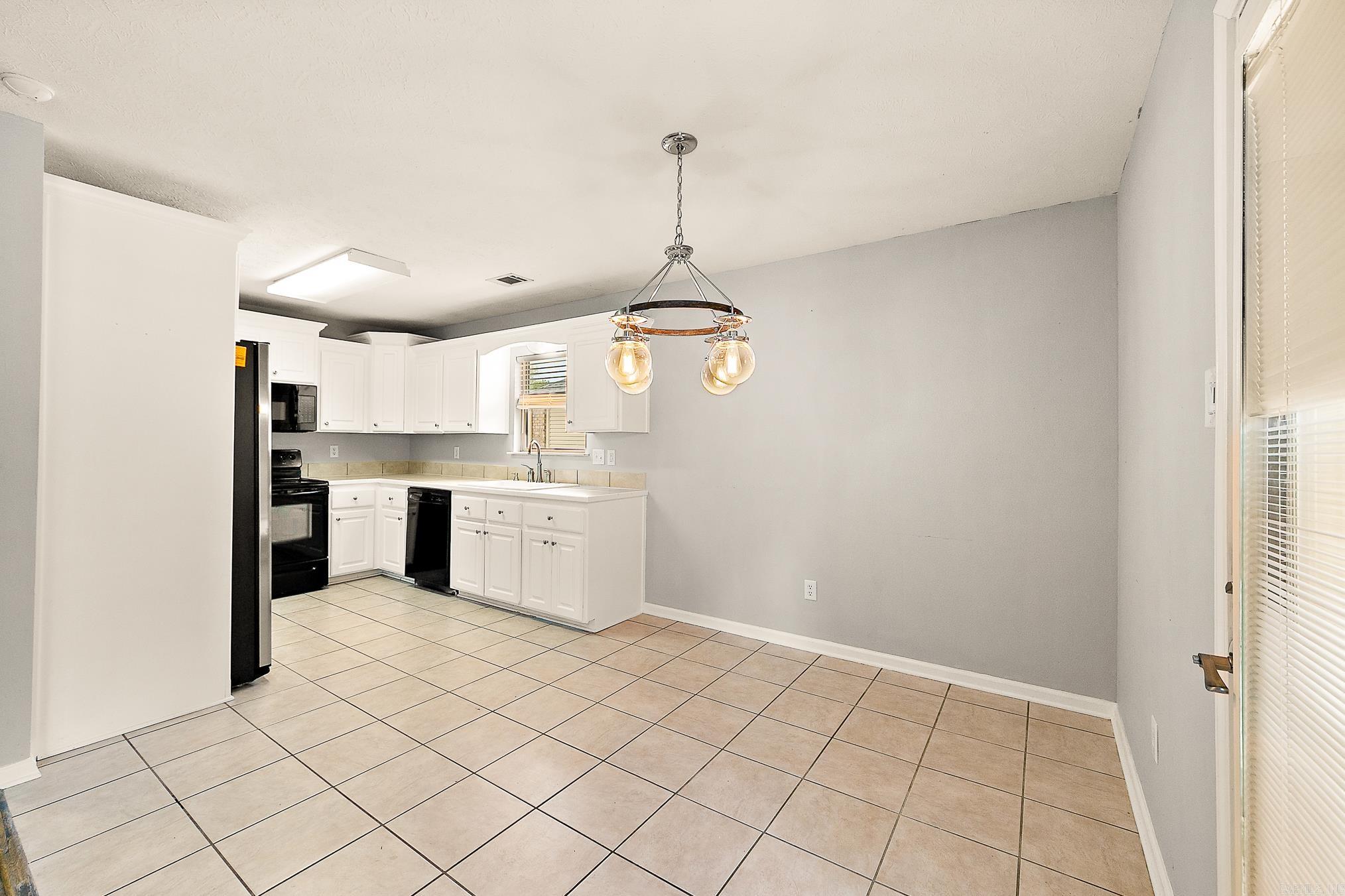 CARRIAGE COURT L - Residential