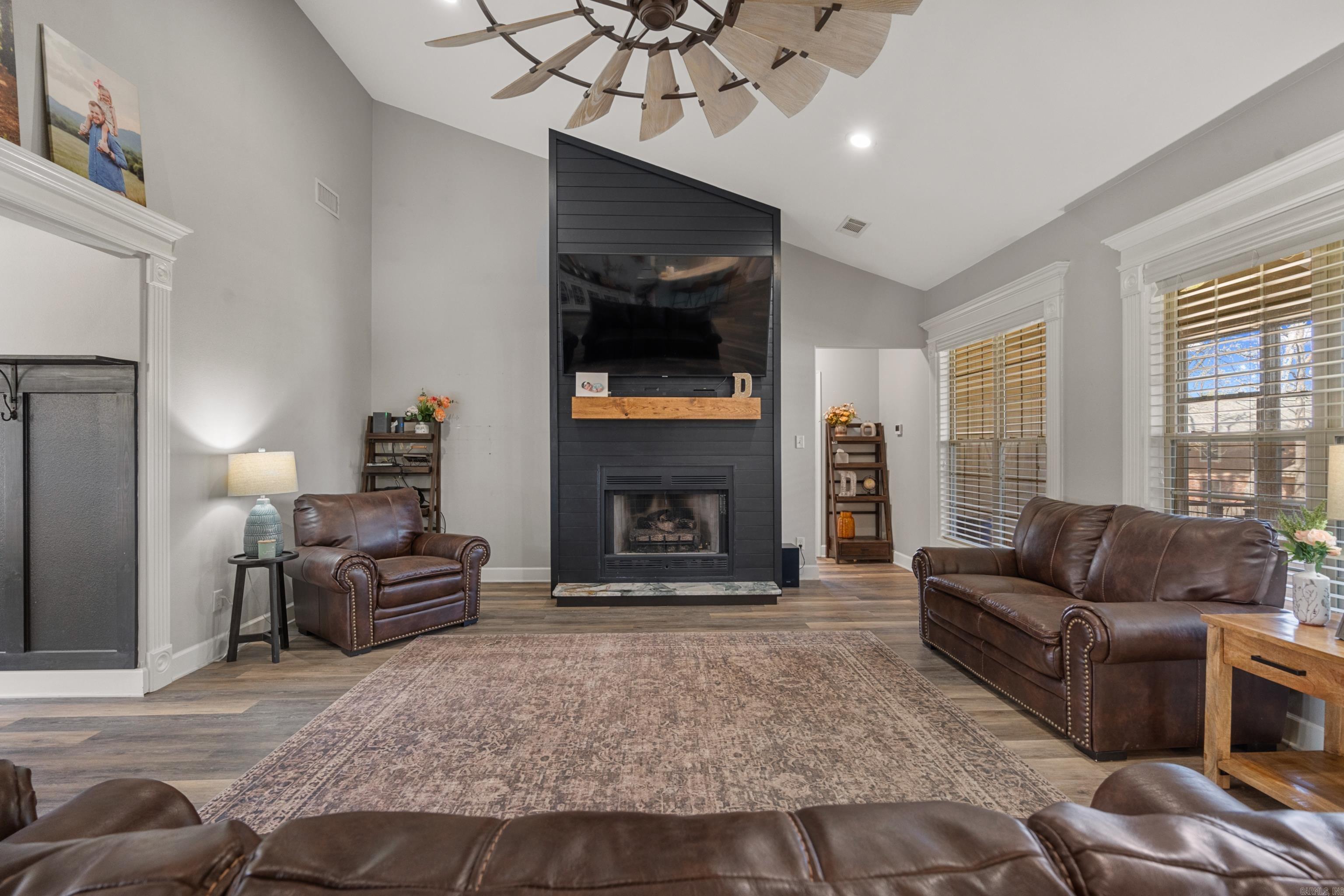 LAKEVIEW - Residential