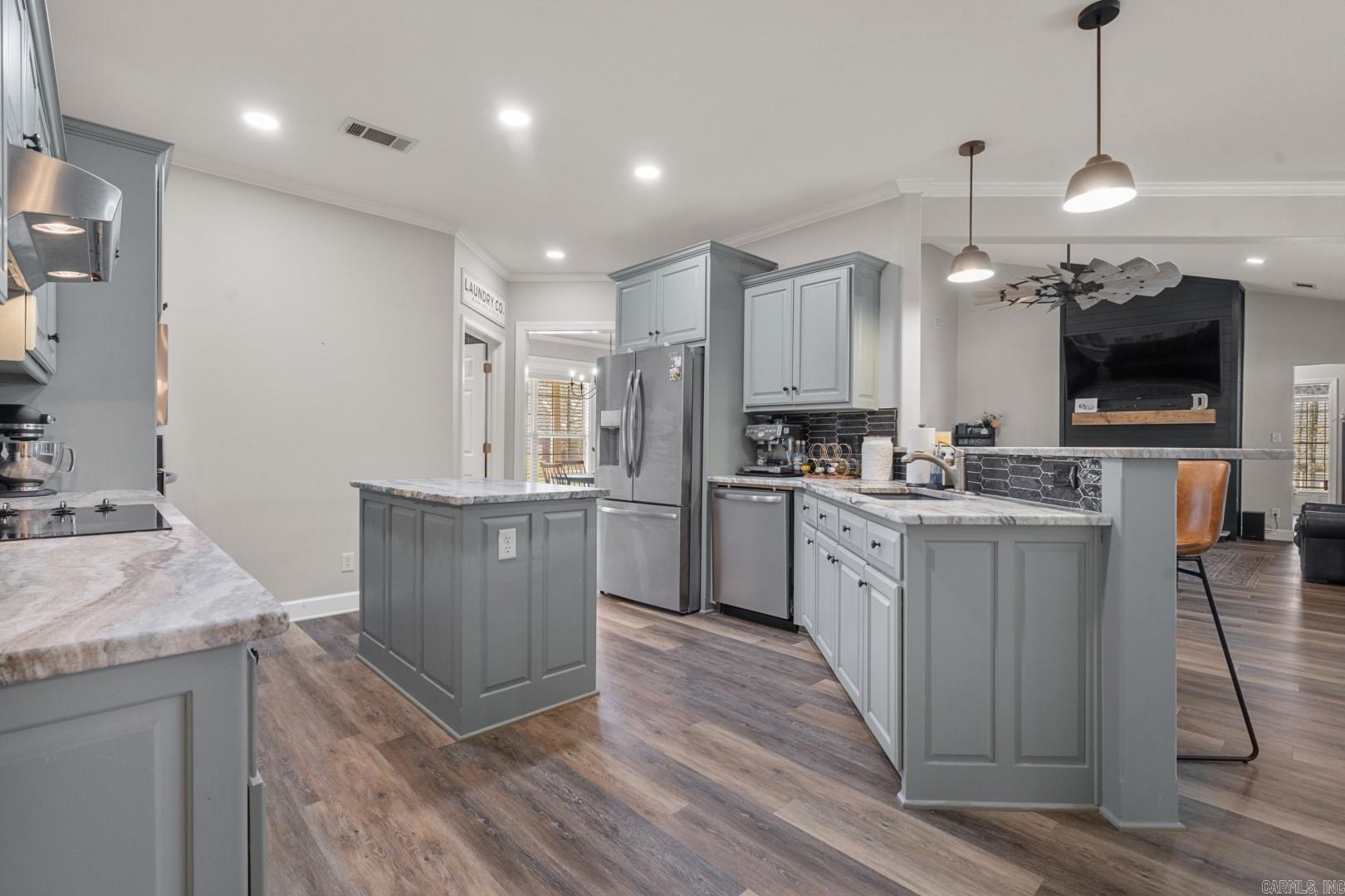 LAKEVIEW - Residential