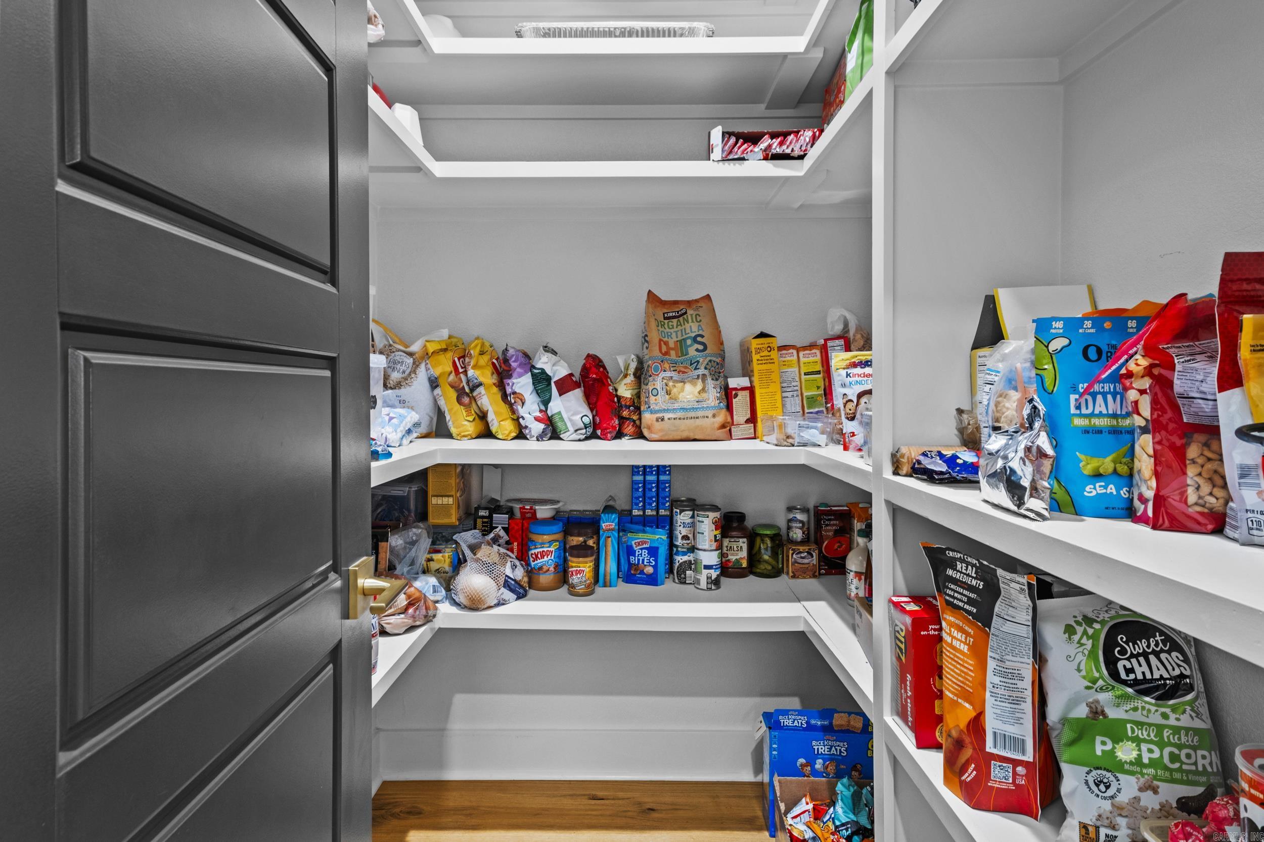 THE POINTE HURRICANE ESTATES - Residential