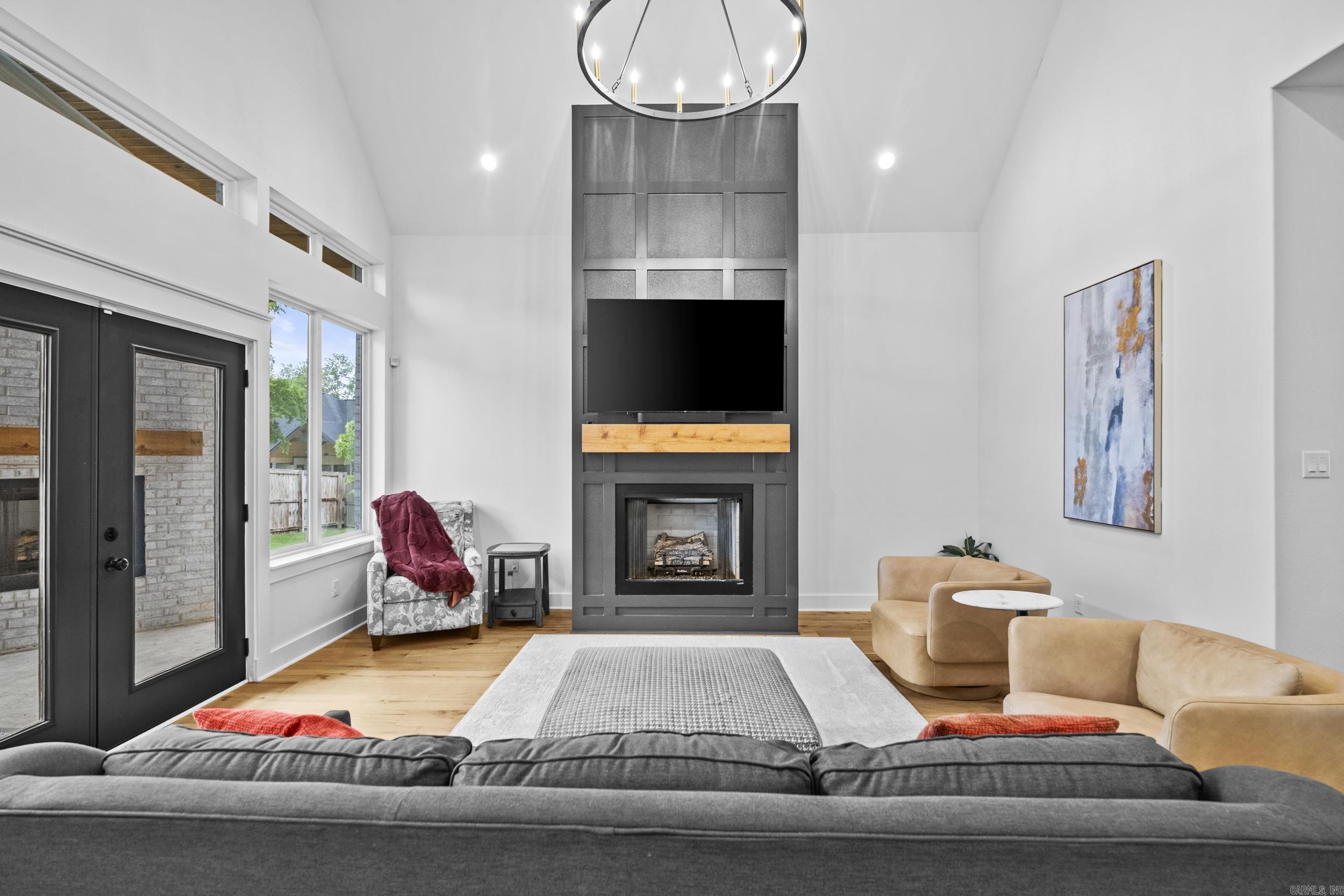 THE POINTE HURRICANE ESTATES - Residential