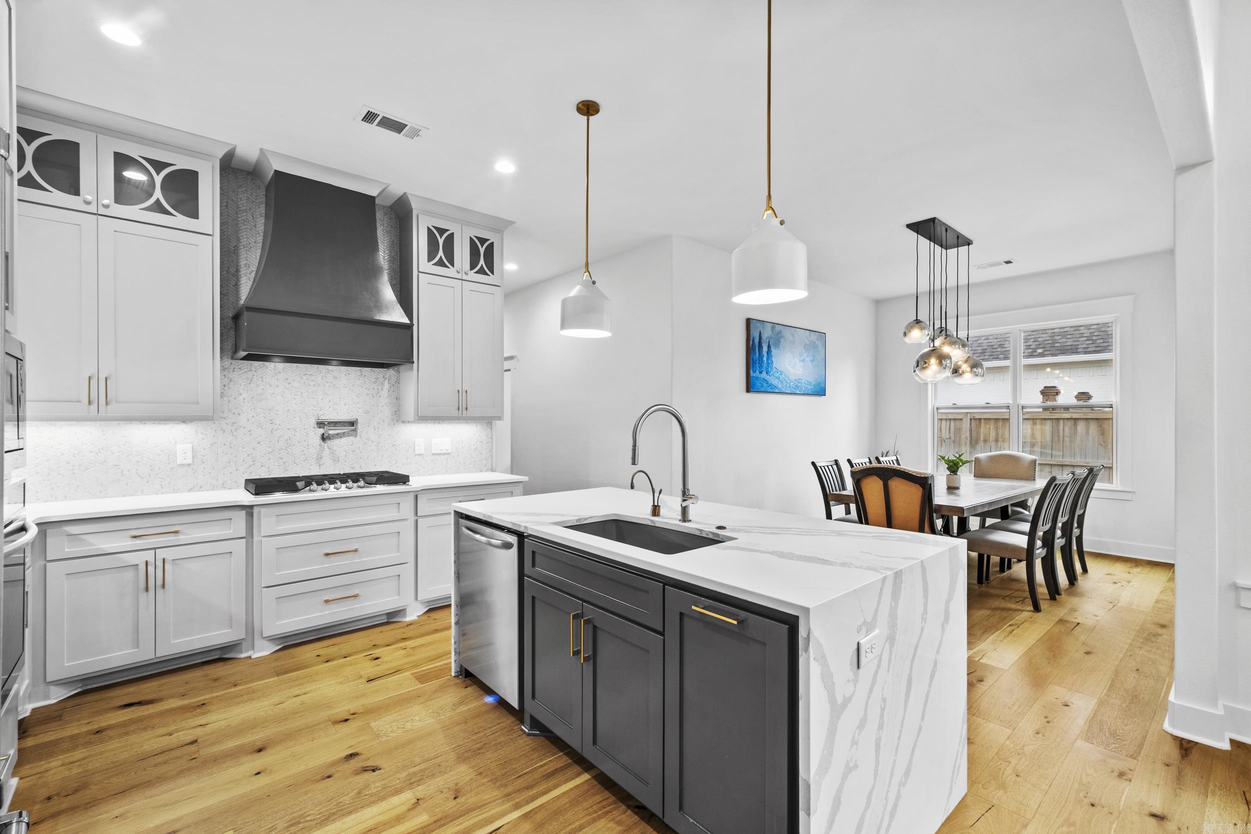 THE POINTE HURRICANE ESTATES - Residential