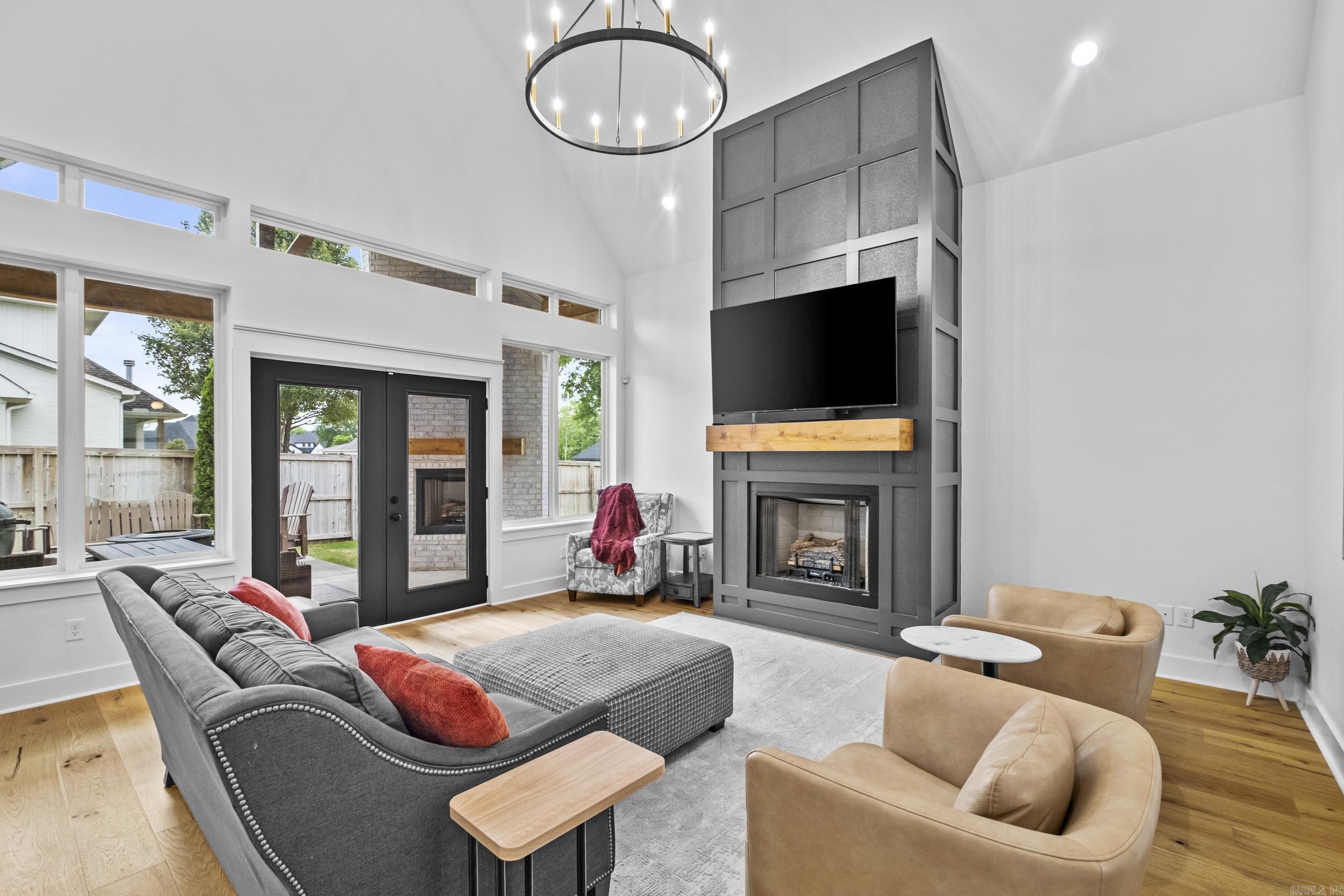 THE POINTE HURRICANE ESTATES - Residential