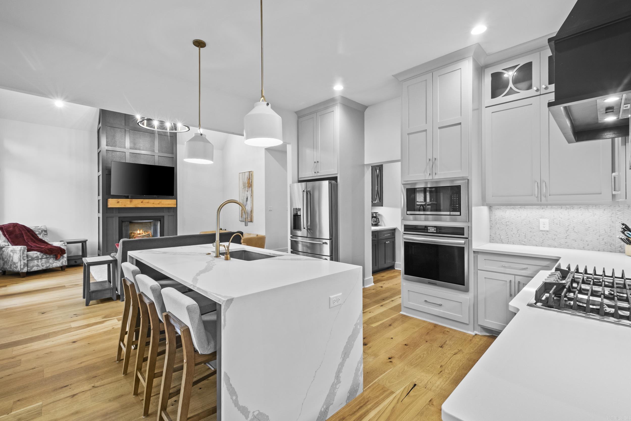 THE POINTE HURRICANE ESTATES - Residential