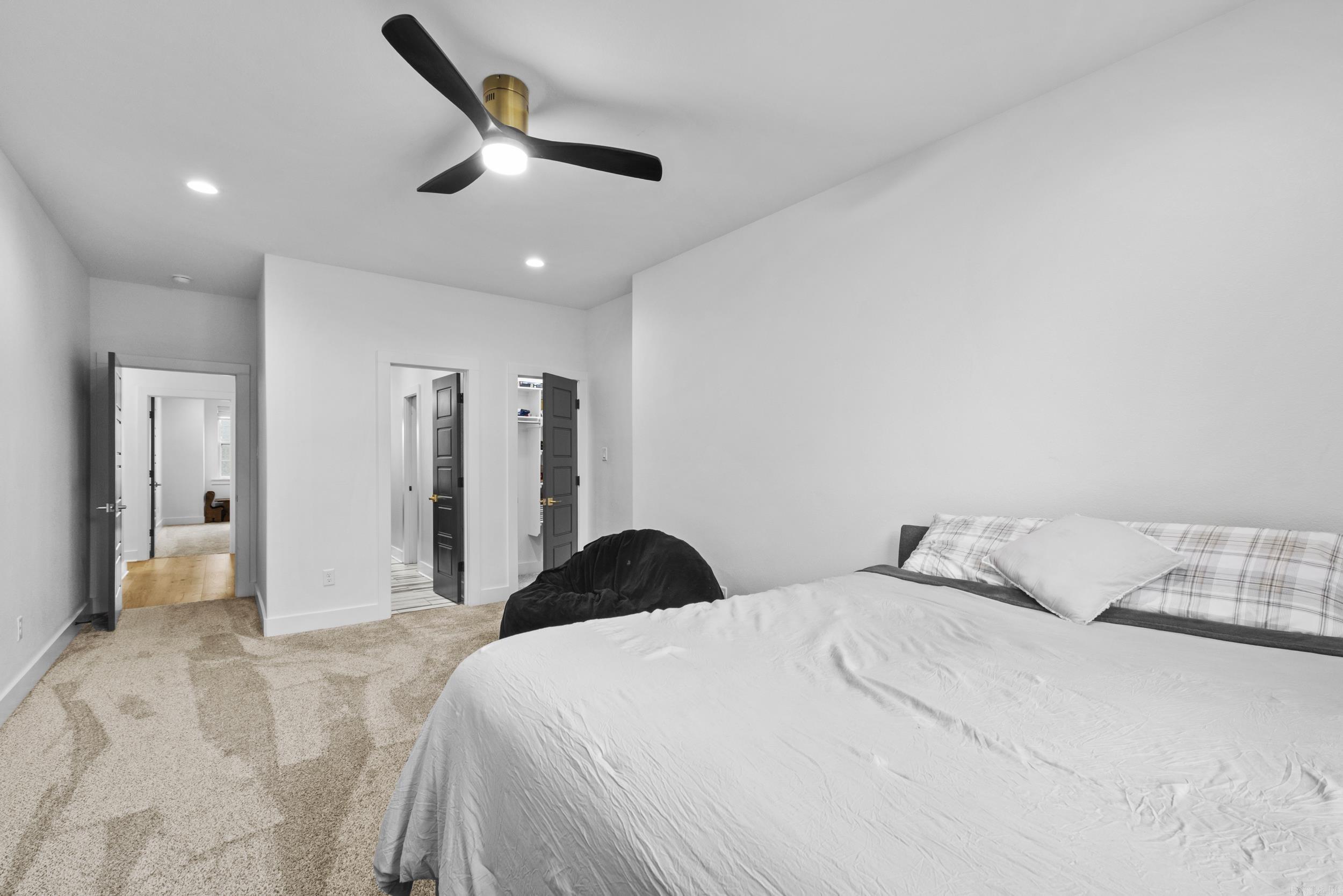 THE POINTE HURRICANE ESTATES - Residential