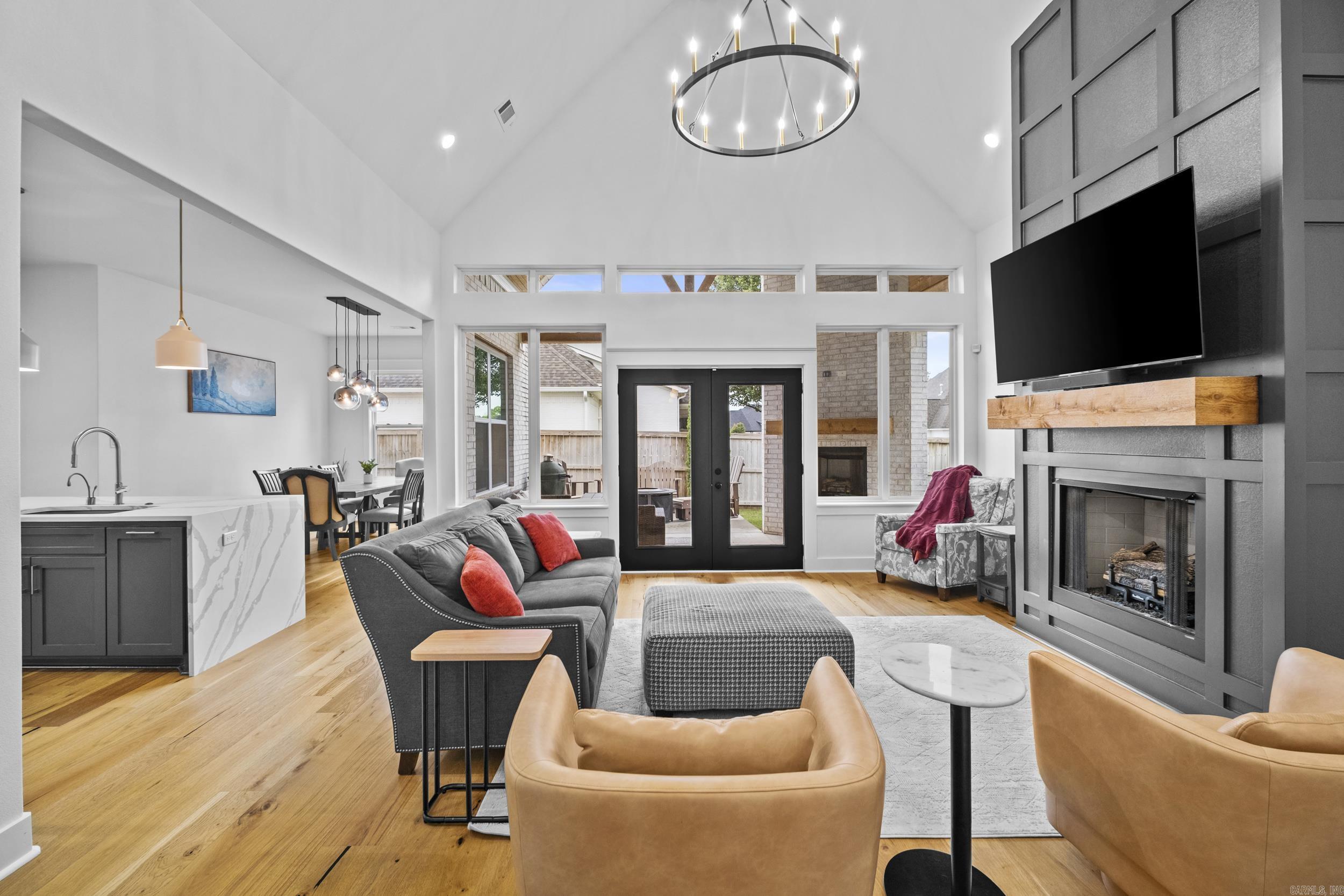 THE POINTE HURRICANE ESTATES - Residential