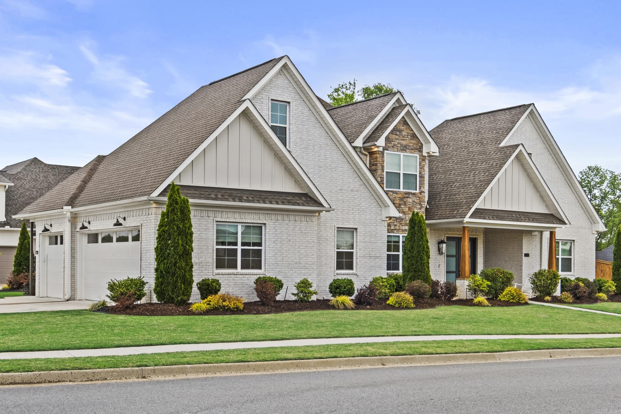 THE POINTE HURRICANE ESTATES - Residential