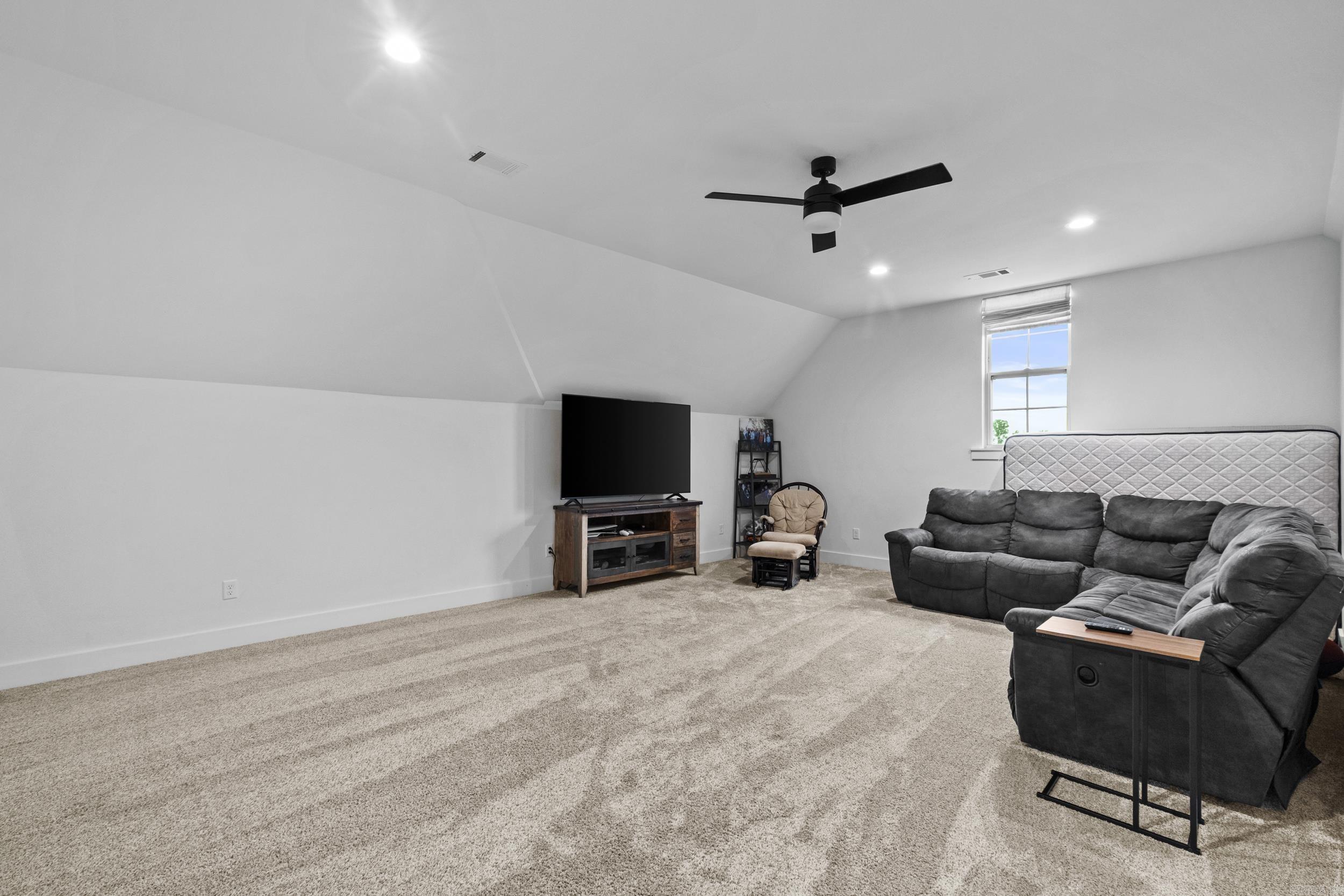 THE POINTE HURRICANE ESTATES - Residential