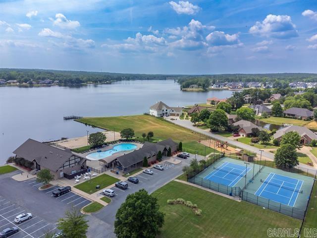 THE POINTE HURRICANE ESTATES - Residential