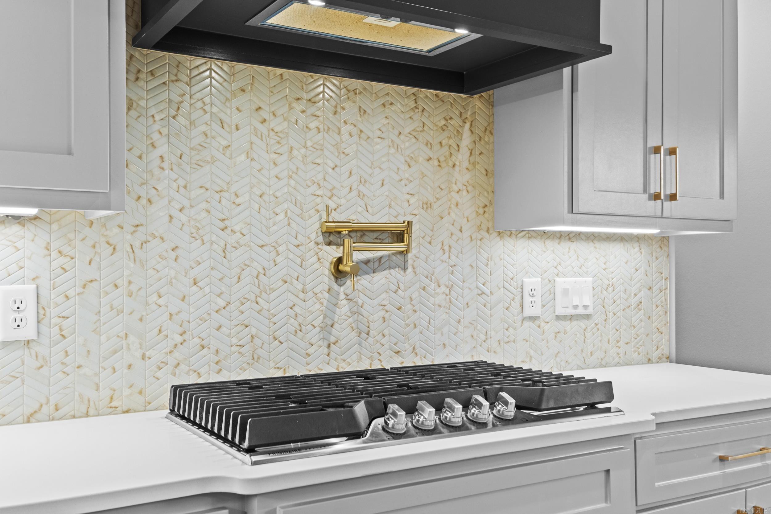 THE POINTE HURRICANE ESTATES - Residential