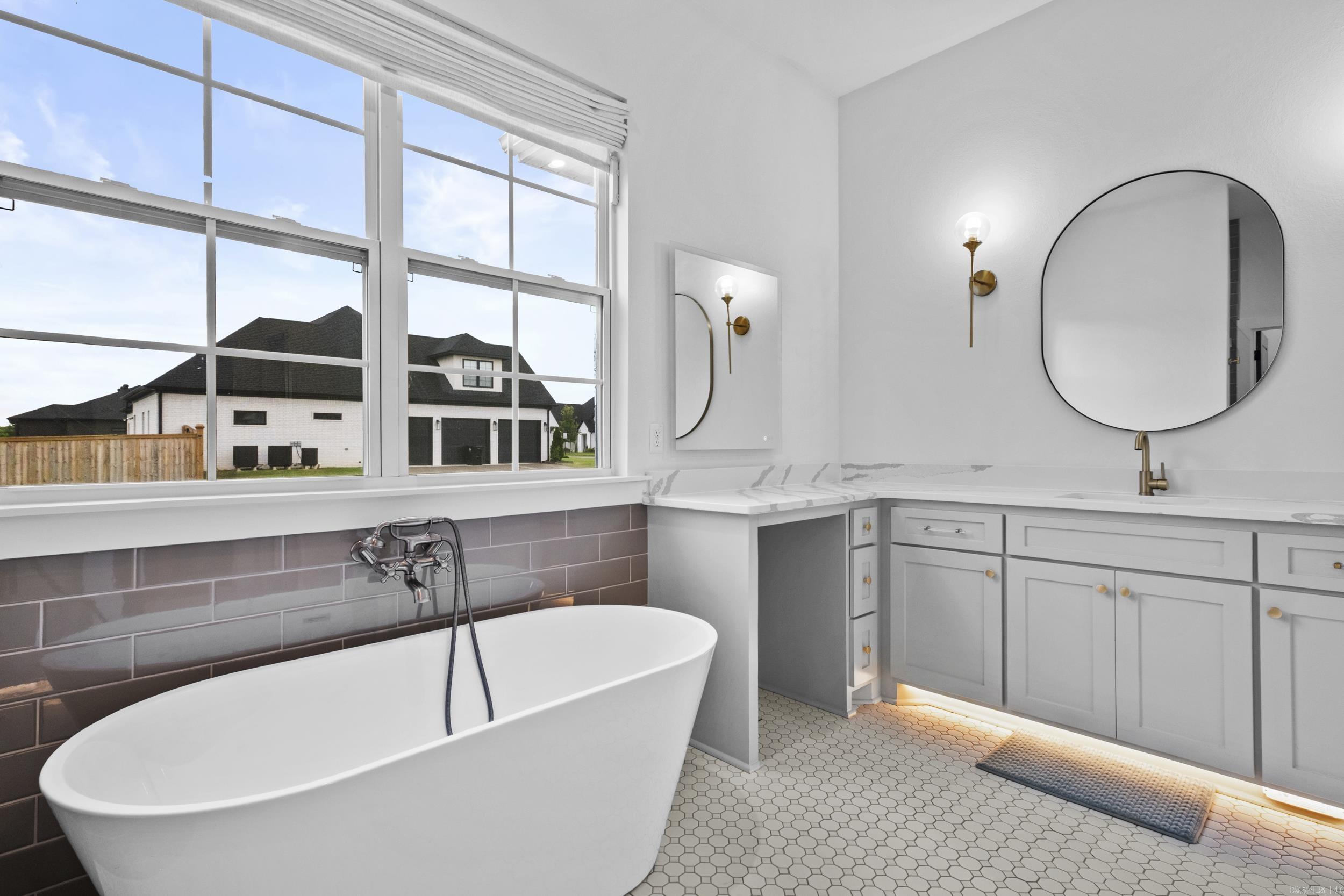 THE POINTE HURRICANE ESTATES - Residential