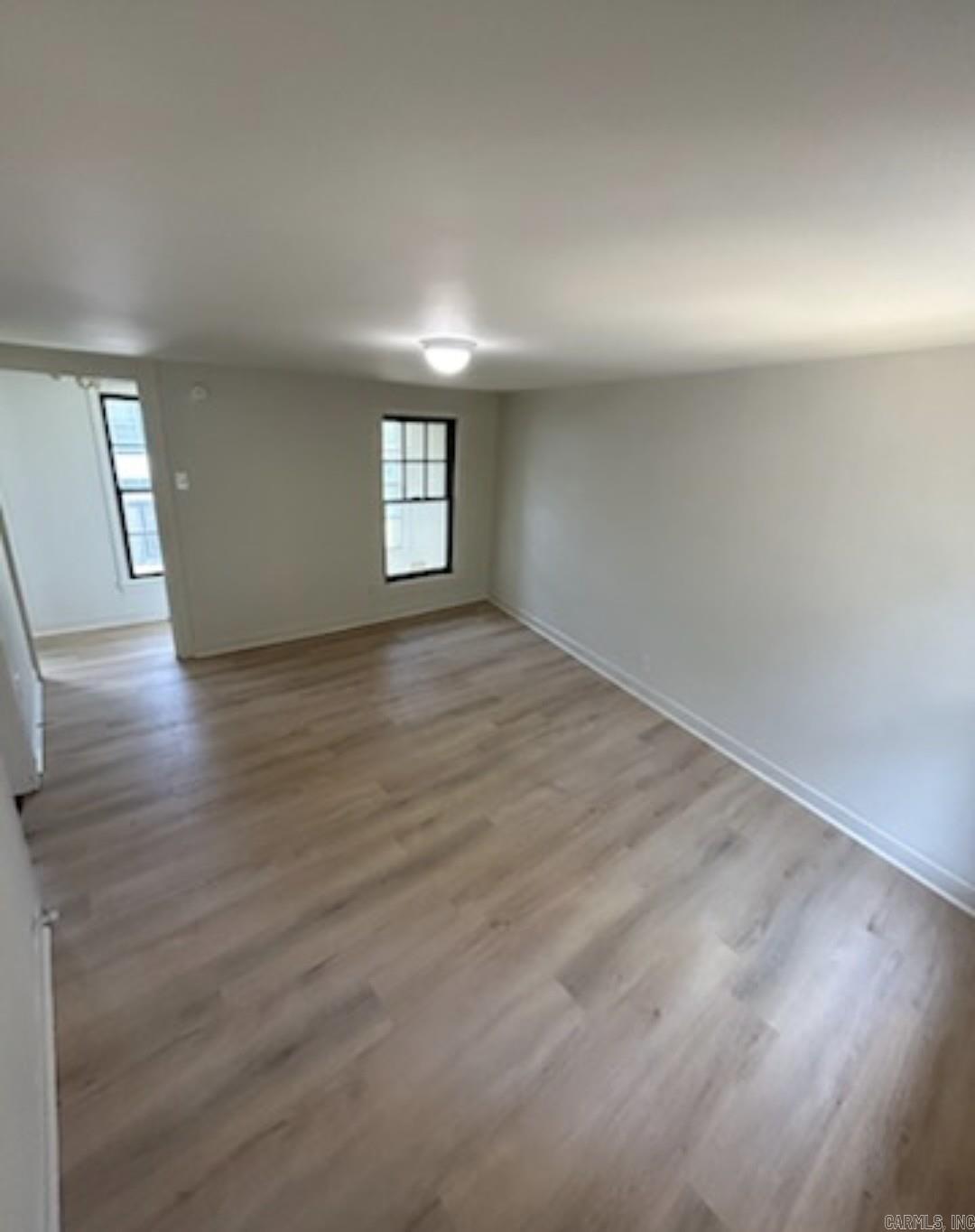 MOVE IN SPECIAL! HALF OFF FIRST MONTHāS RENT! Charming 1BD/1BA in the heart of Little Rock that is waiting for you to call home. Luxury vinyl flooring throughout. Cozy kitchen with a nook perfect for a table. Spacious bedroom with updated bathroom. Mini-split air, parking in back of building through alley. There is a 25 lbs. weight limit for pets. Tenants pay for electric and gas and are billed back for water. Close to shopping, dining, and much more being minutes away from Hillcrest, Downtown, and Midtown. Walking distance to the Oyster Bar and one of Little Rock's best dives, Pizza D Action. And if you don't enjoy the bar scene, at least check out their creative signs on the marquee. This property is managed by Hoffman Team so beware of scammers - we will never ask you to Cashapp us money. The lease for this property is for 18 months to 2 years with a 3% increase after the first year. Income must be 3x the amount of rent. Deposit, first monthās rent, and the $50 administration fee due before move in. This property does not accept section 8.