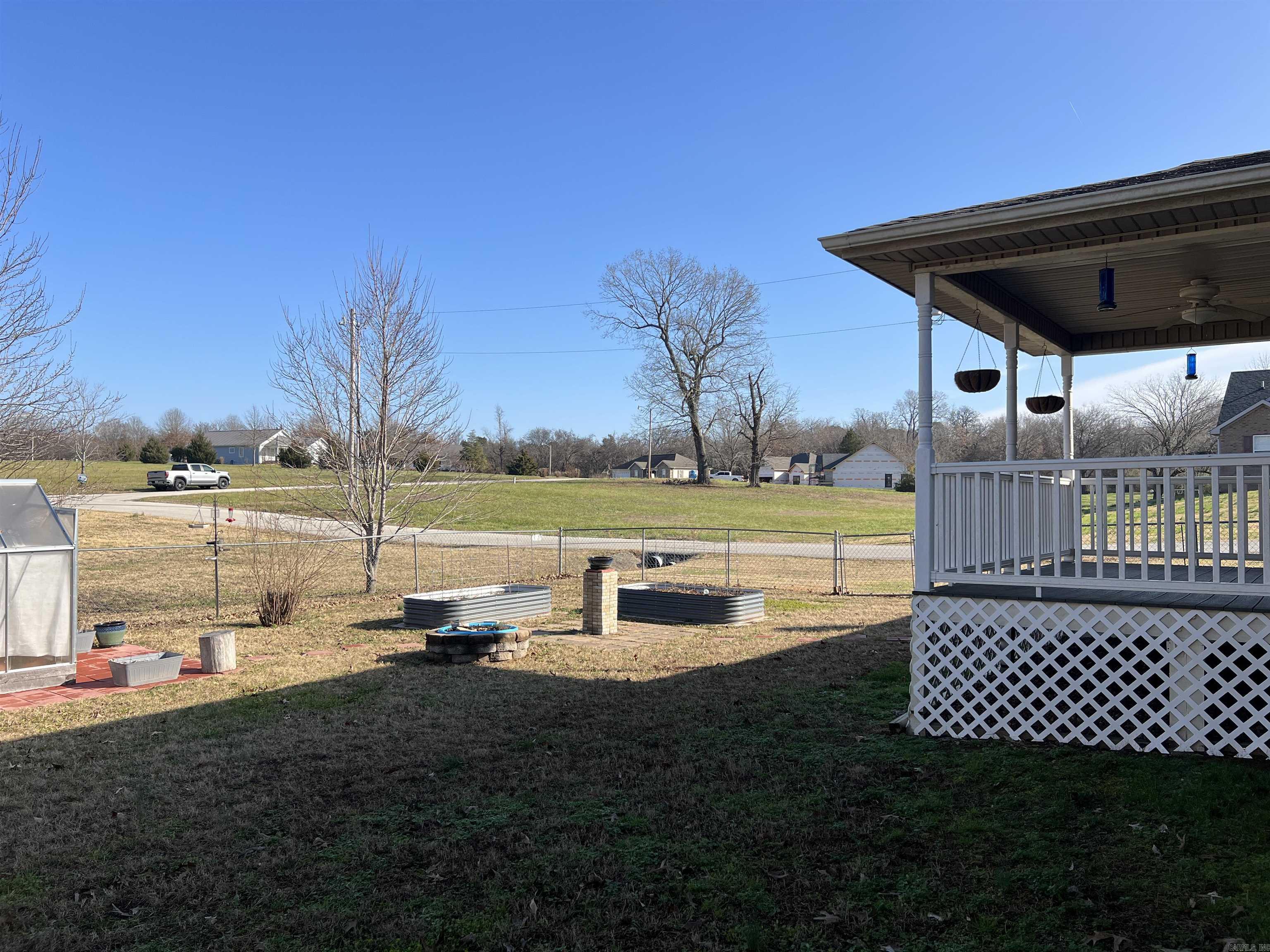 COUNTRY MEADOWS - Residential