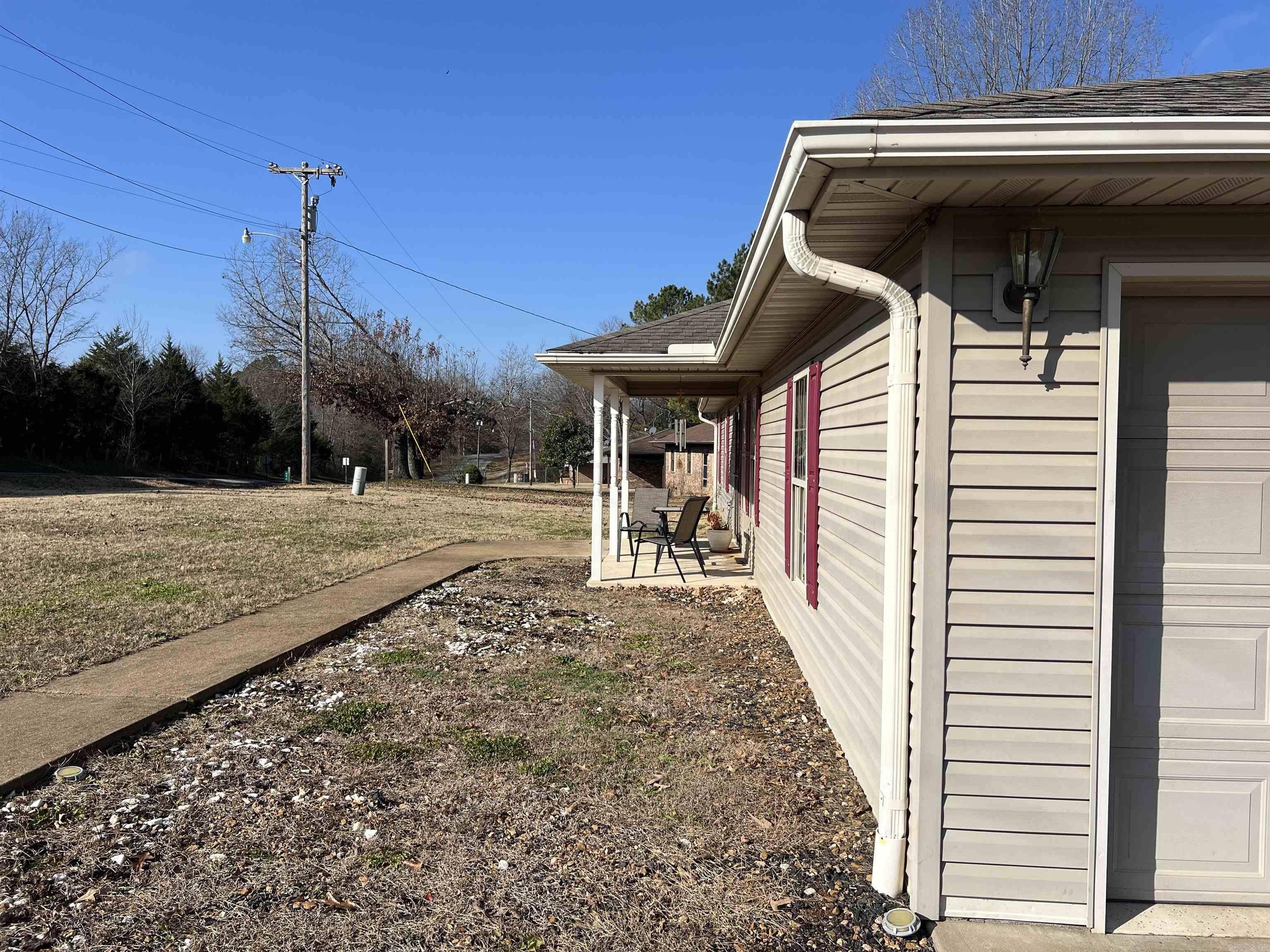 COUNTRY MEADOWS - Residential