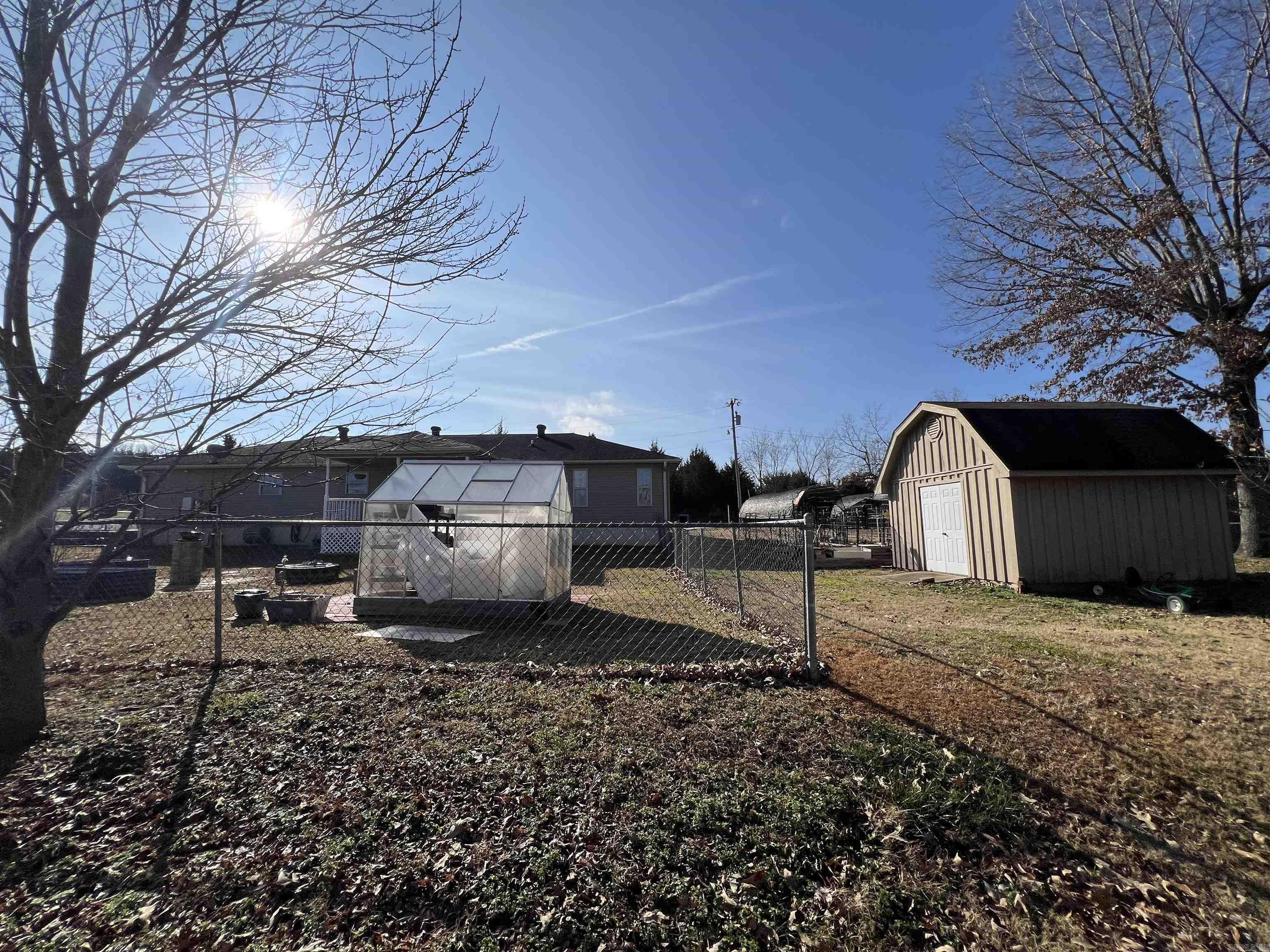 COUNTRY MEADOWS - Residential