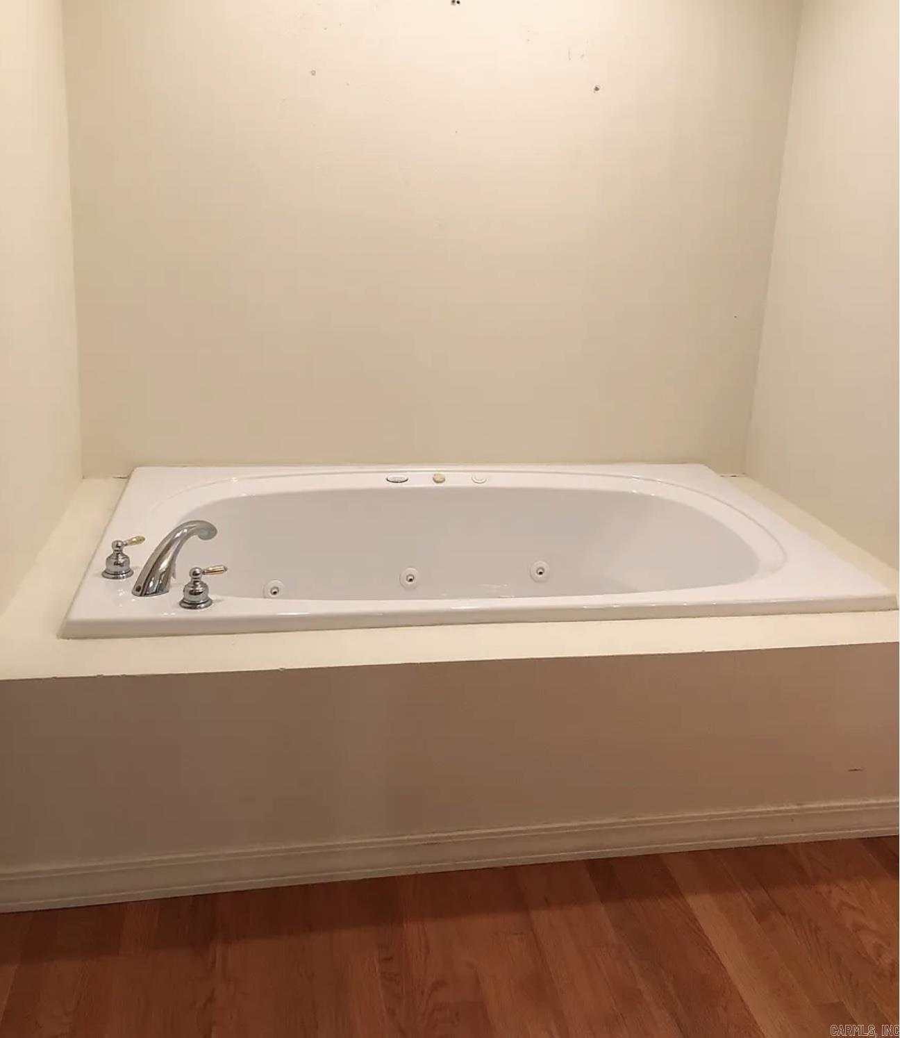 LAWRENCE - Residential