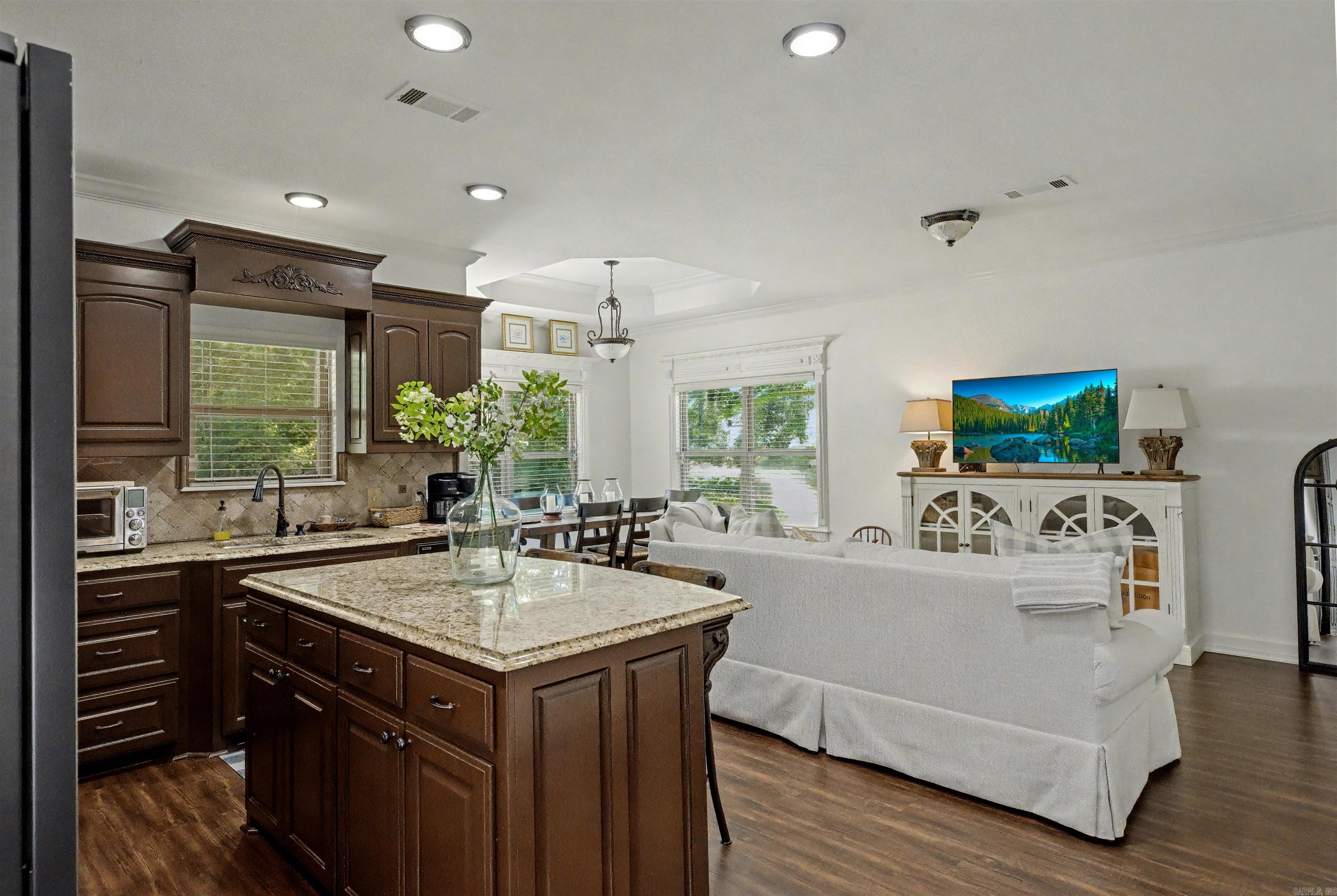 HOMESTEAD - Residential