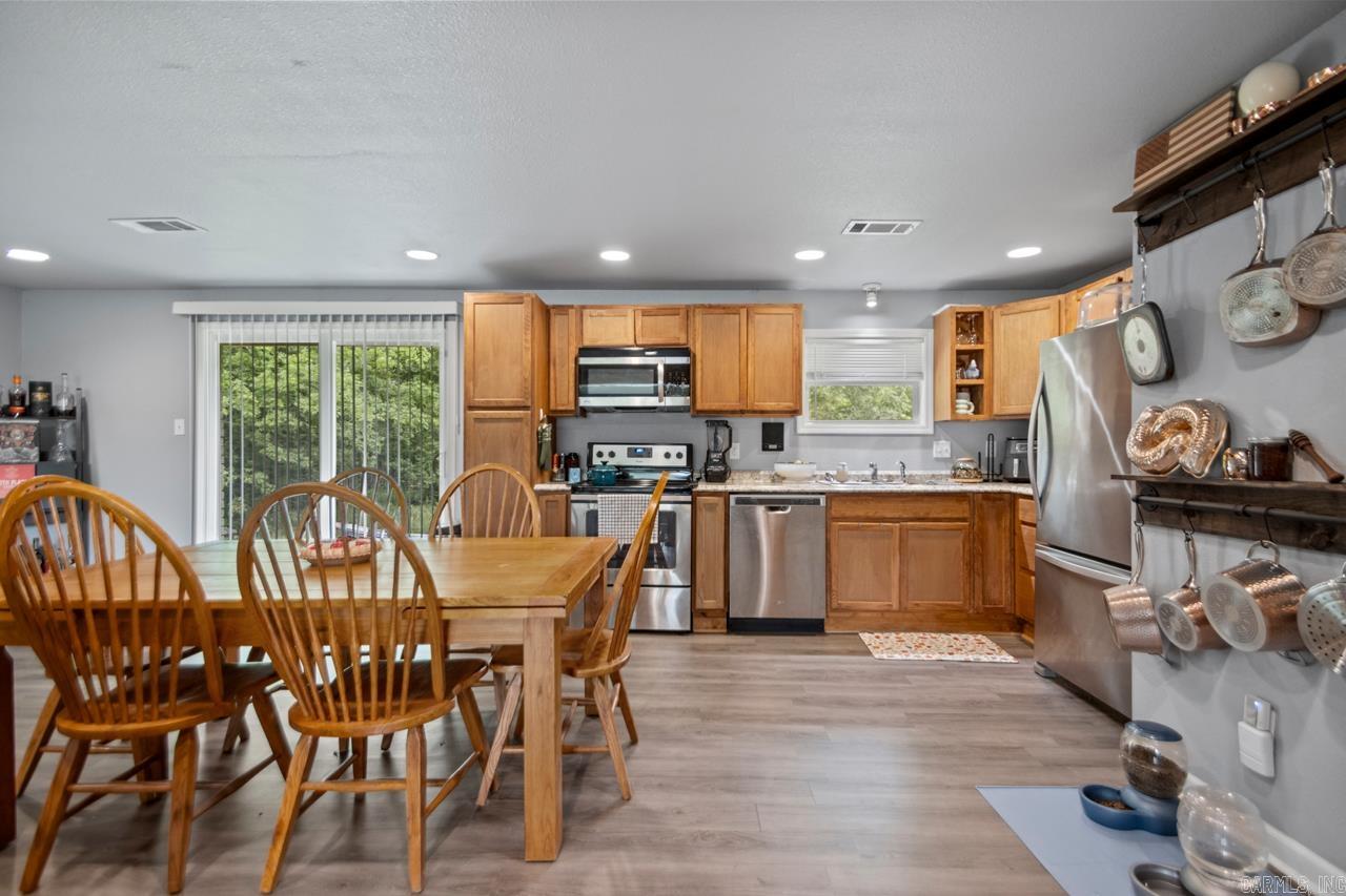 SHERWOOD ESTATES - Residential