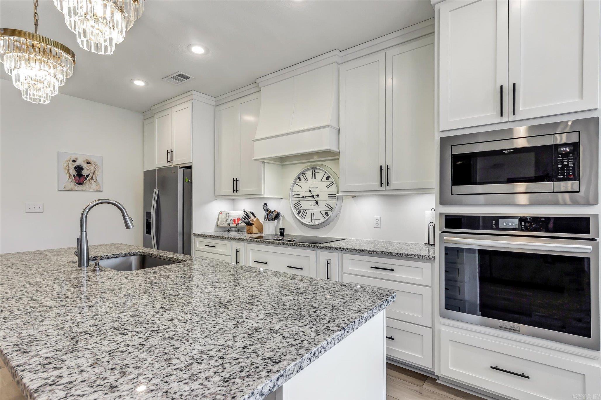 VALLEY VIEW MANOR - Residential