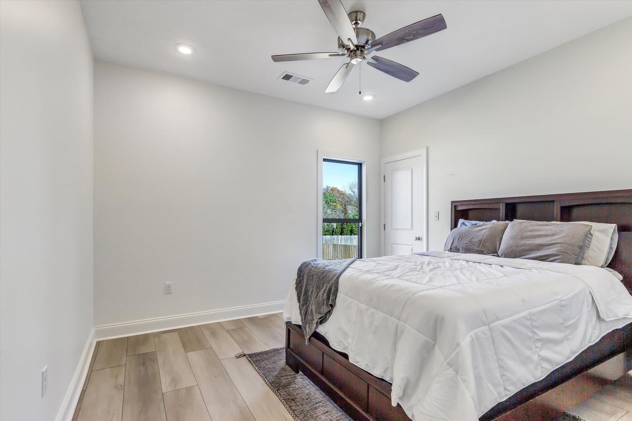 VALLEY VIEW MANOR - Residential