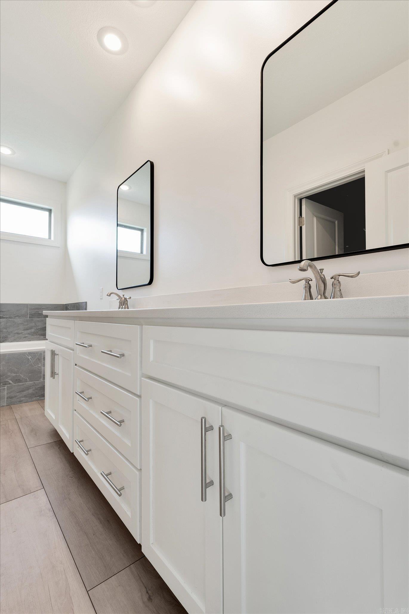 VALLEY VIEW MANOR - Residential