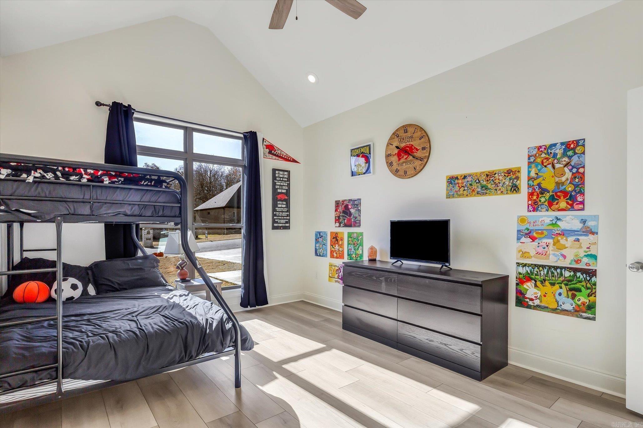 VALLEY VIEW MANOR - Residential