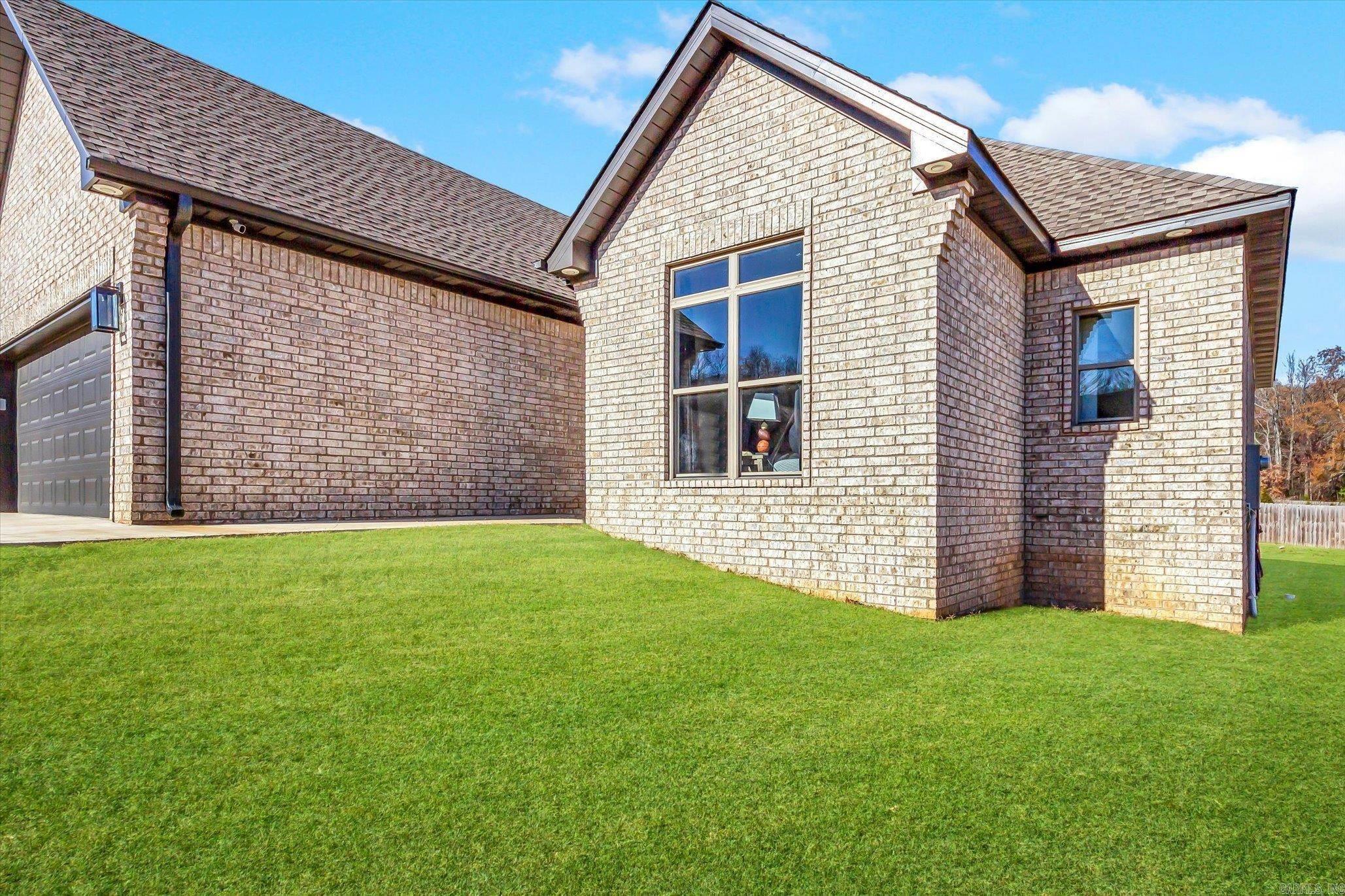 VALLEY VIEW MANOR - Residential